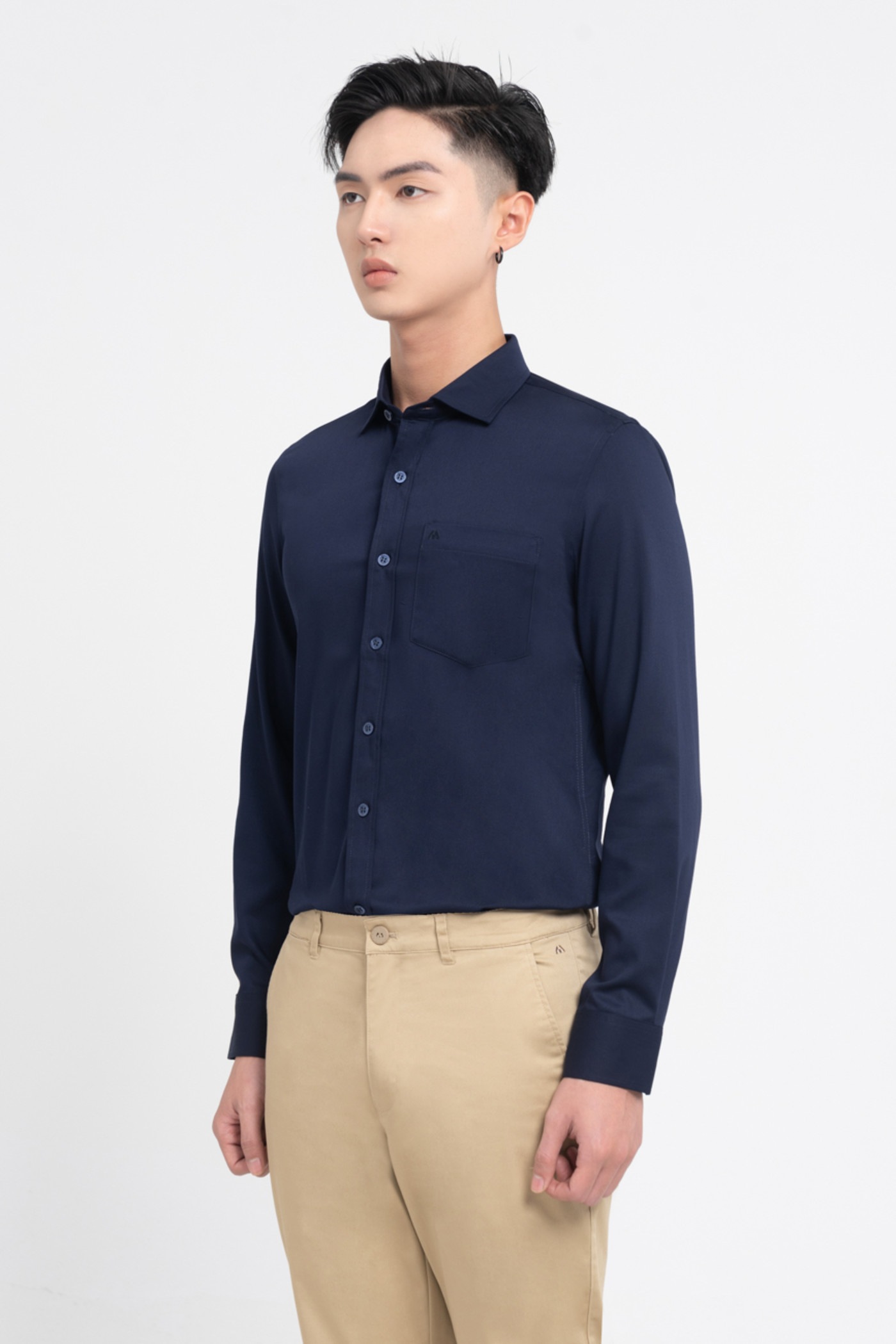 Áo sơ mi vải thô dáng slim fit