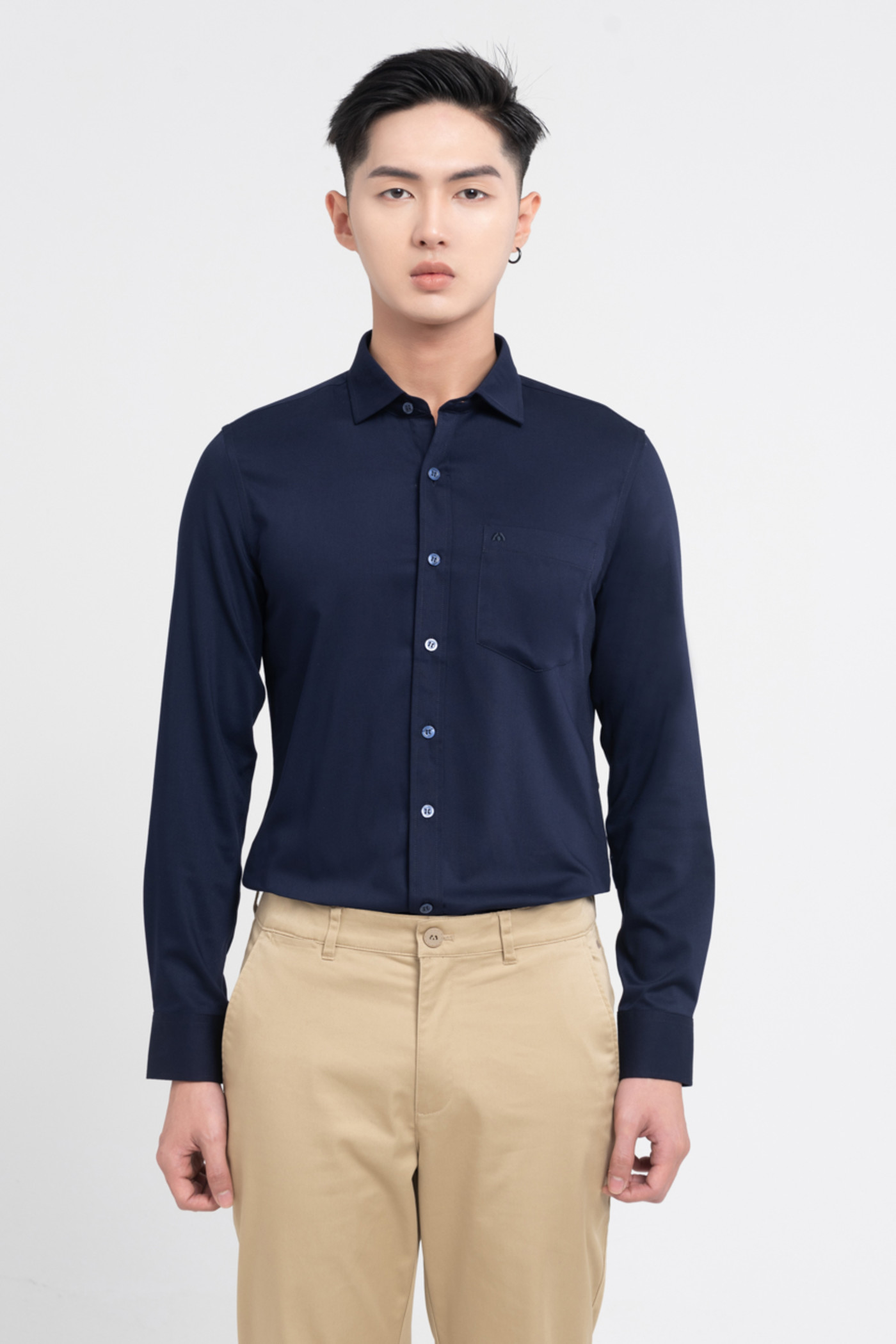 Áo sơ mi vải thô dáng slim fit