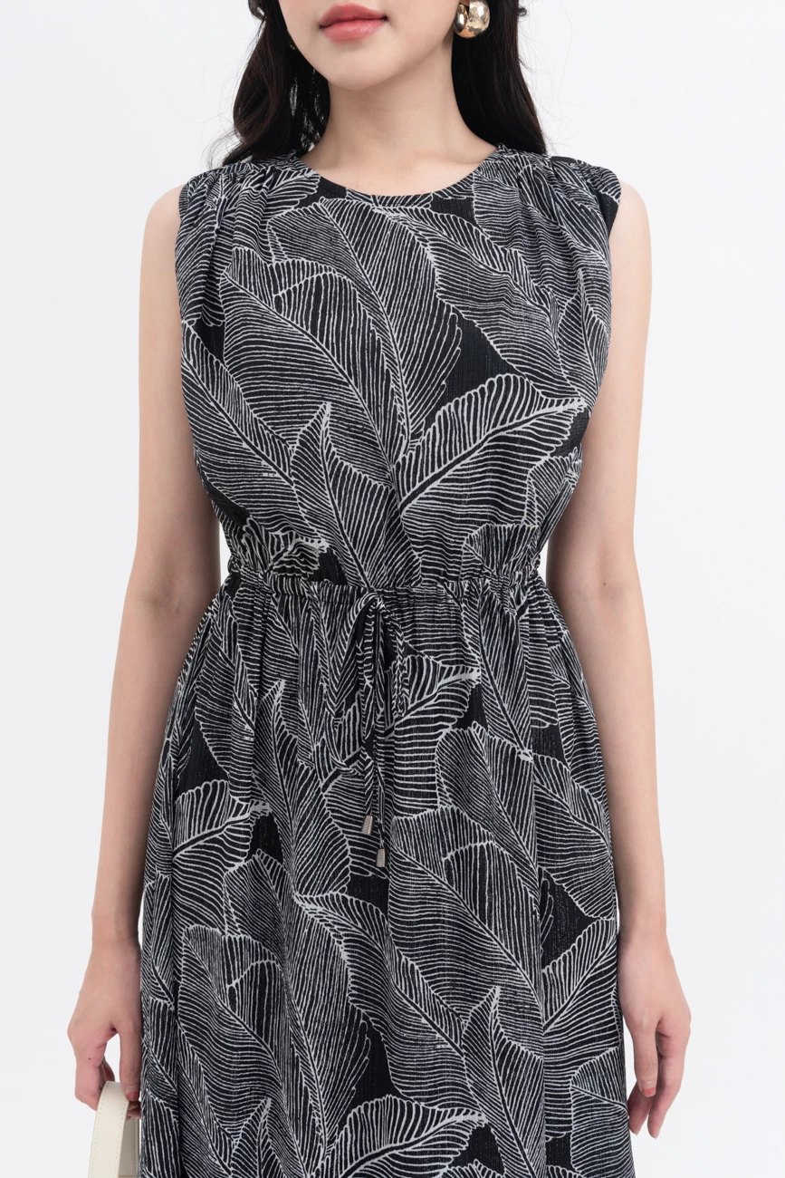 Đầm xòe thắt dây eo