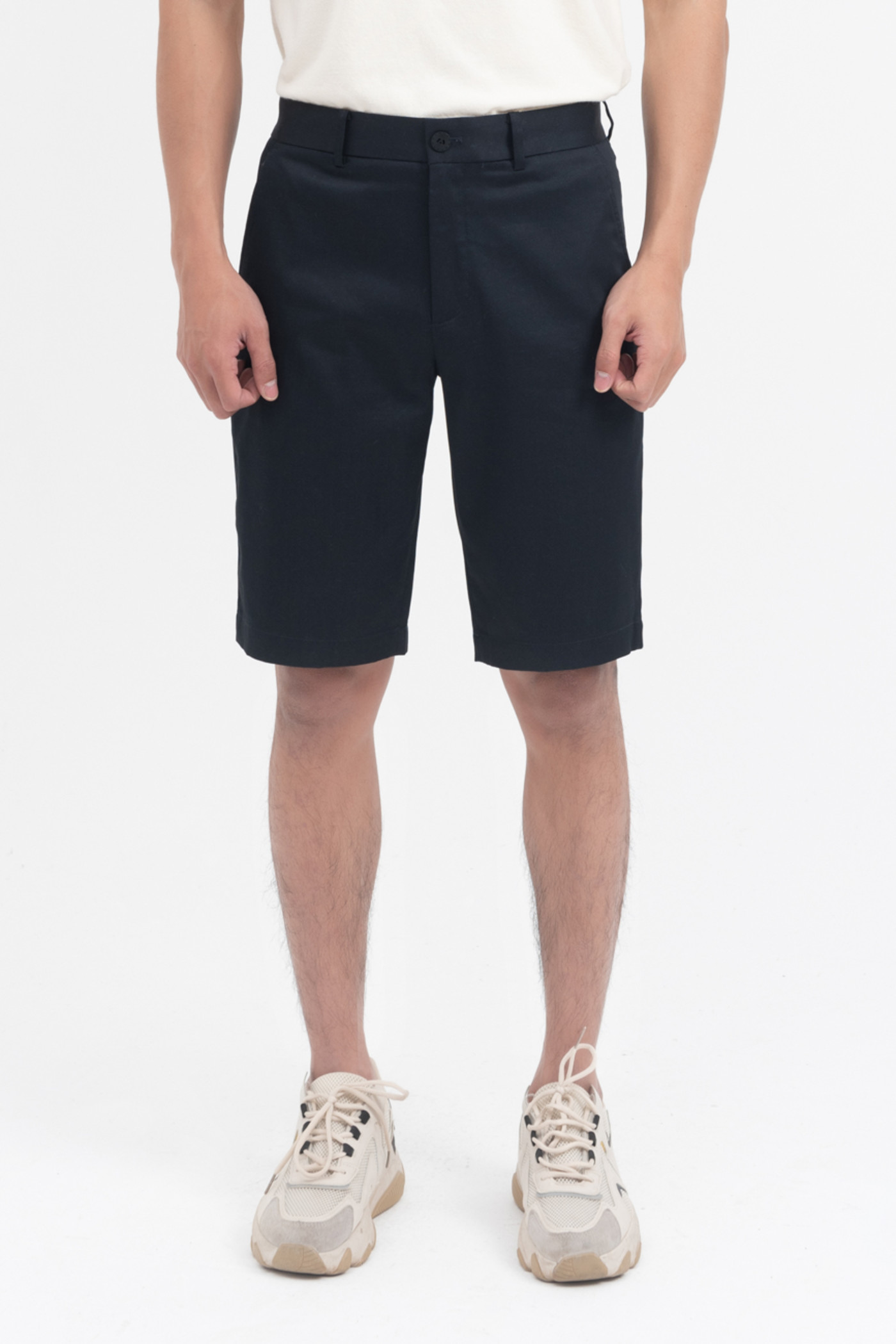 Quần shorts khaki dáng slim fit