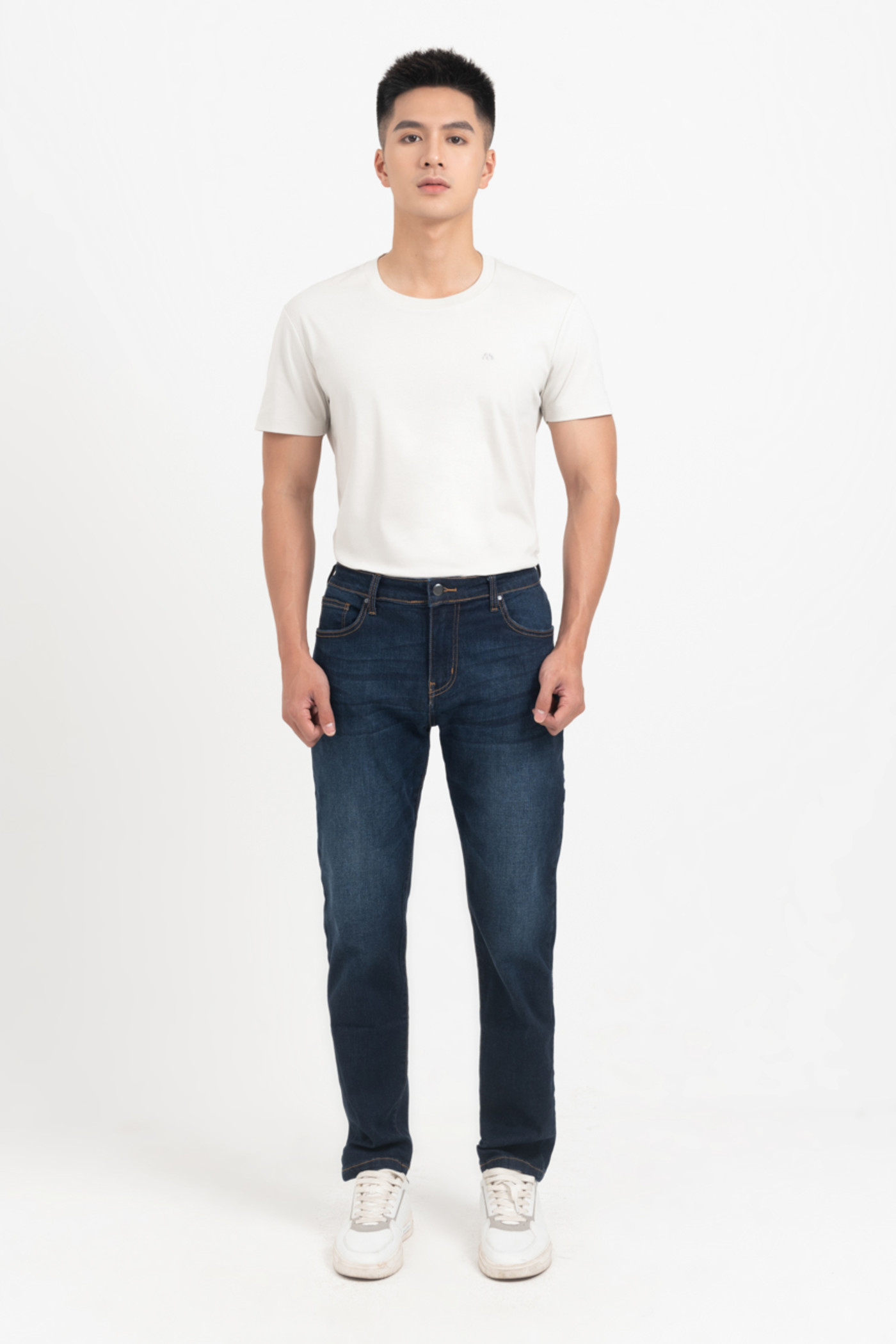 Quần jeans dáng basic