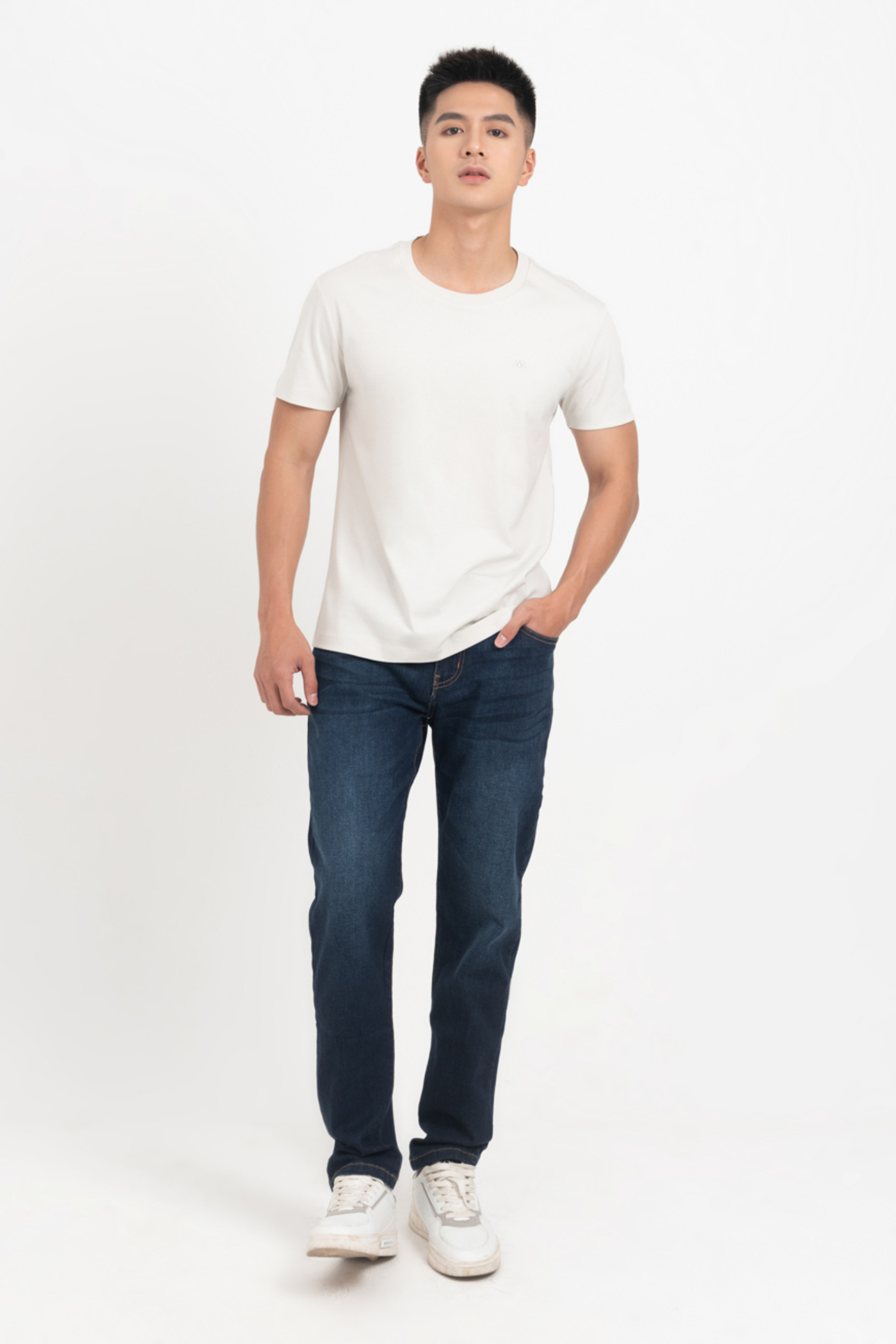 Quần jeans dáng basic