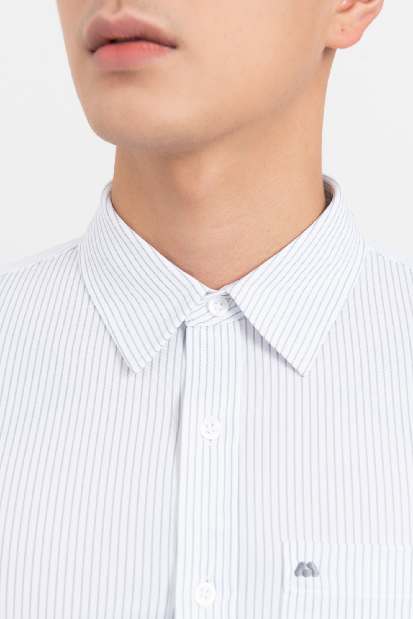 Áo sơ mi basic dáng slimfit