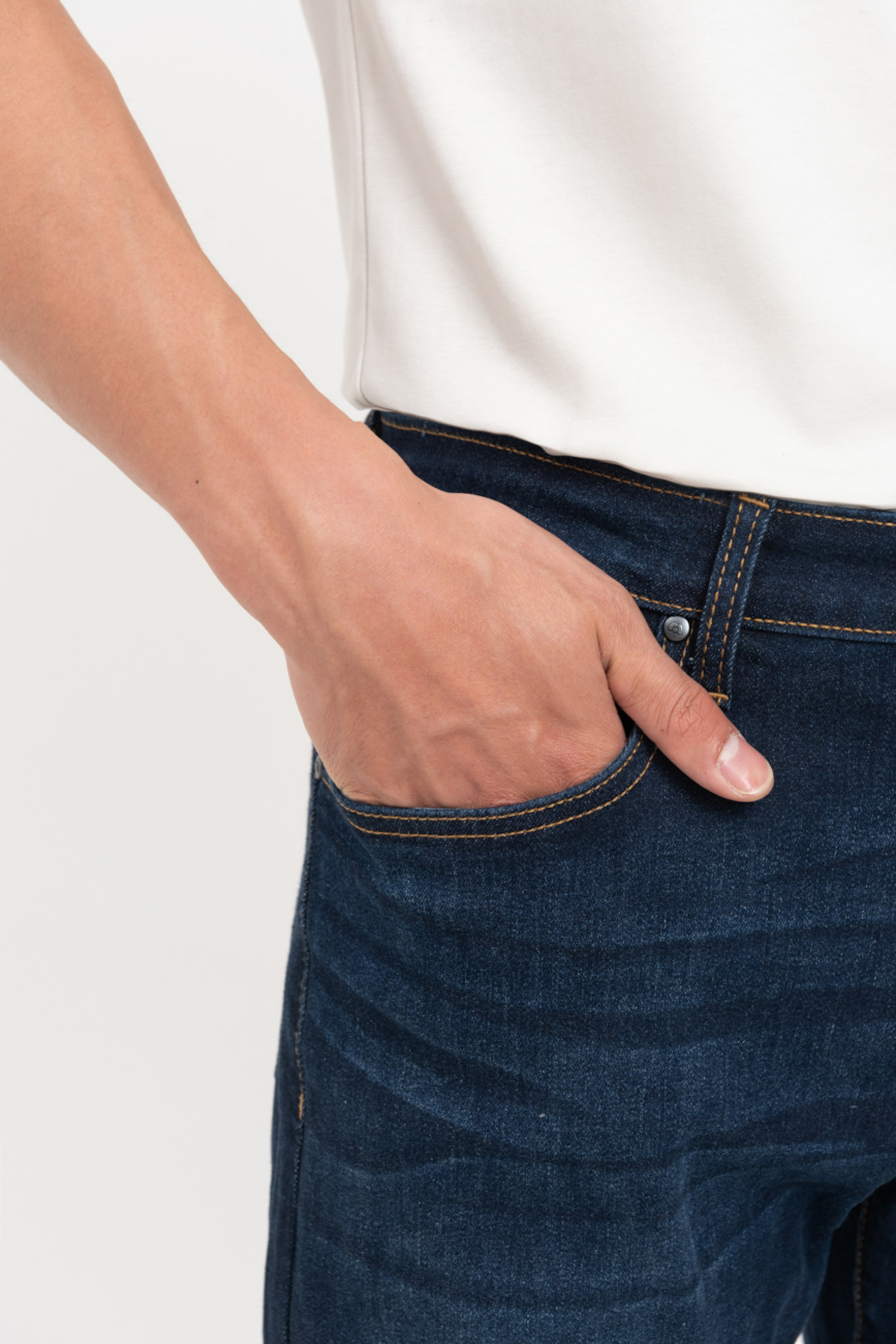 Quần jeans dáng basic