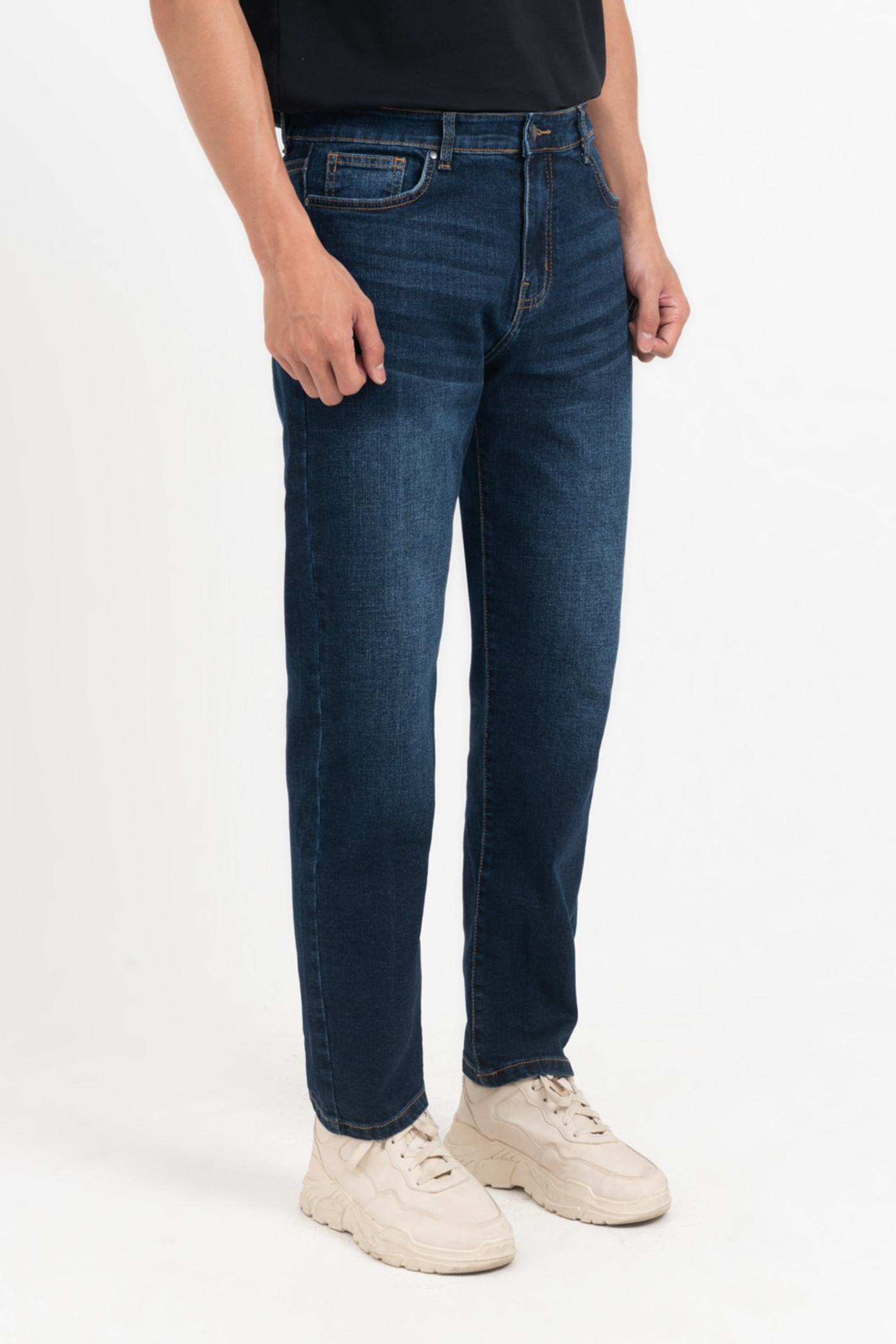 Quần jeans dáng regular