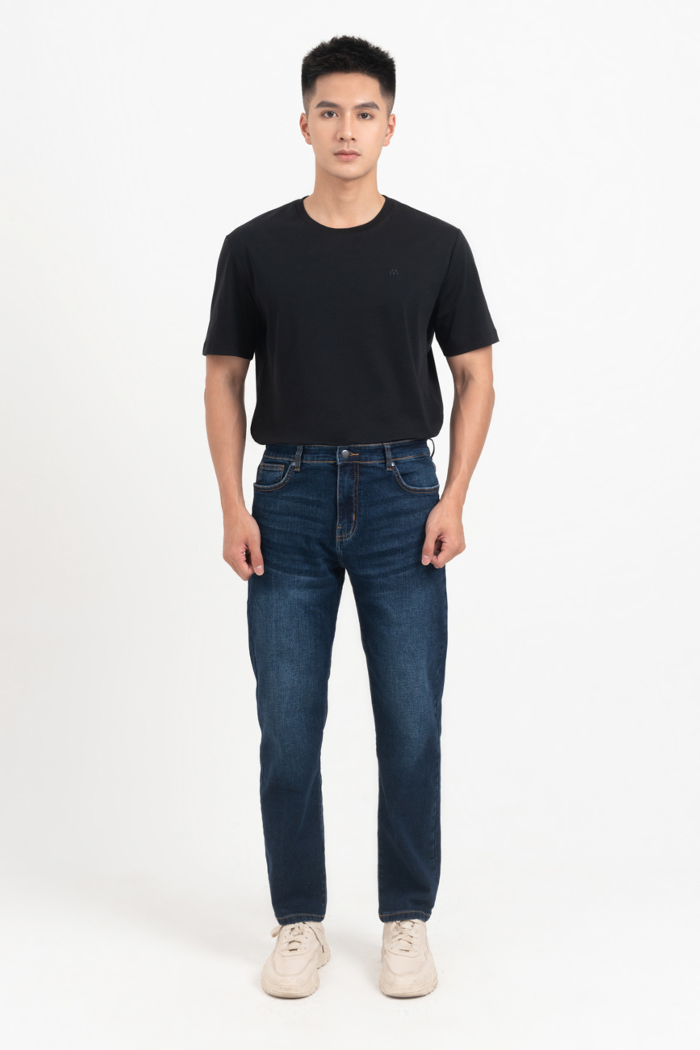Quần jeans dáng regular
