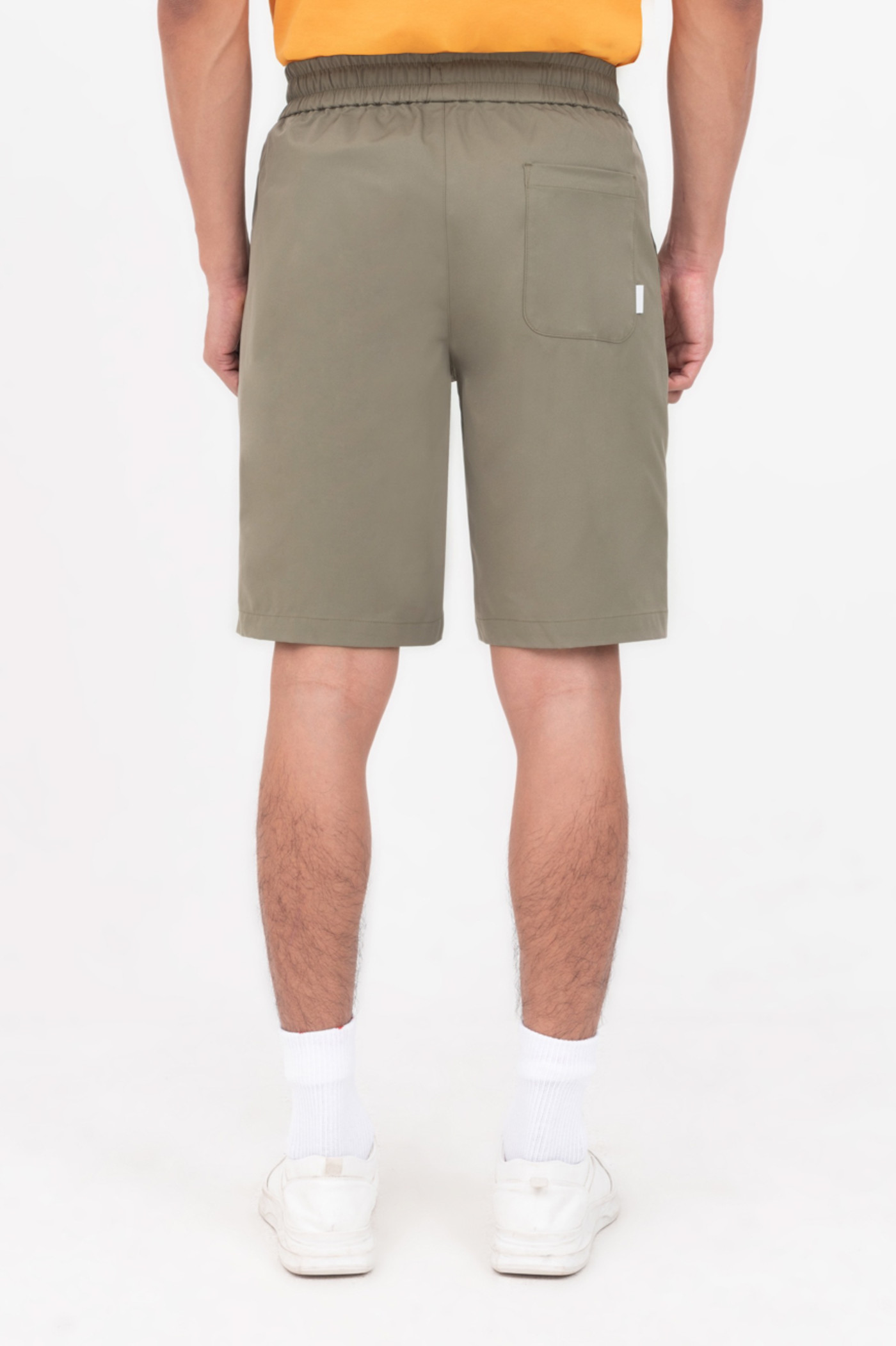 Quần shorts Regular ngang gối