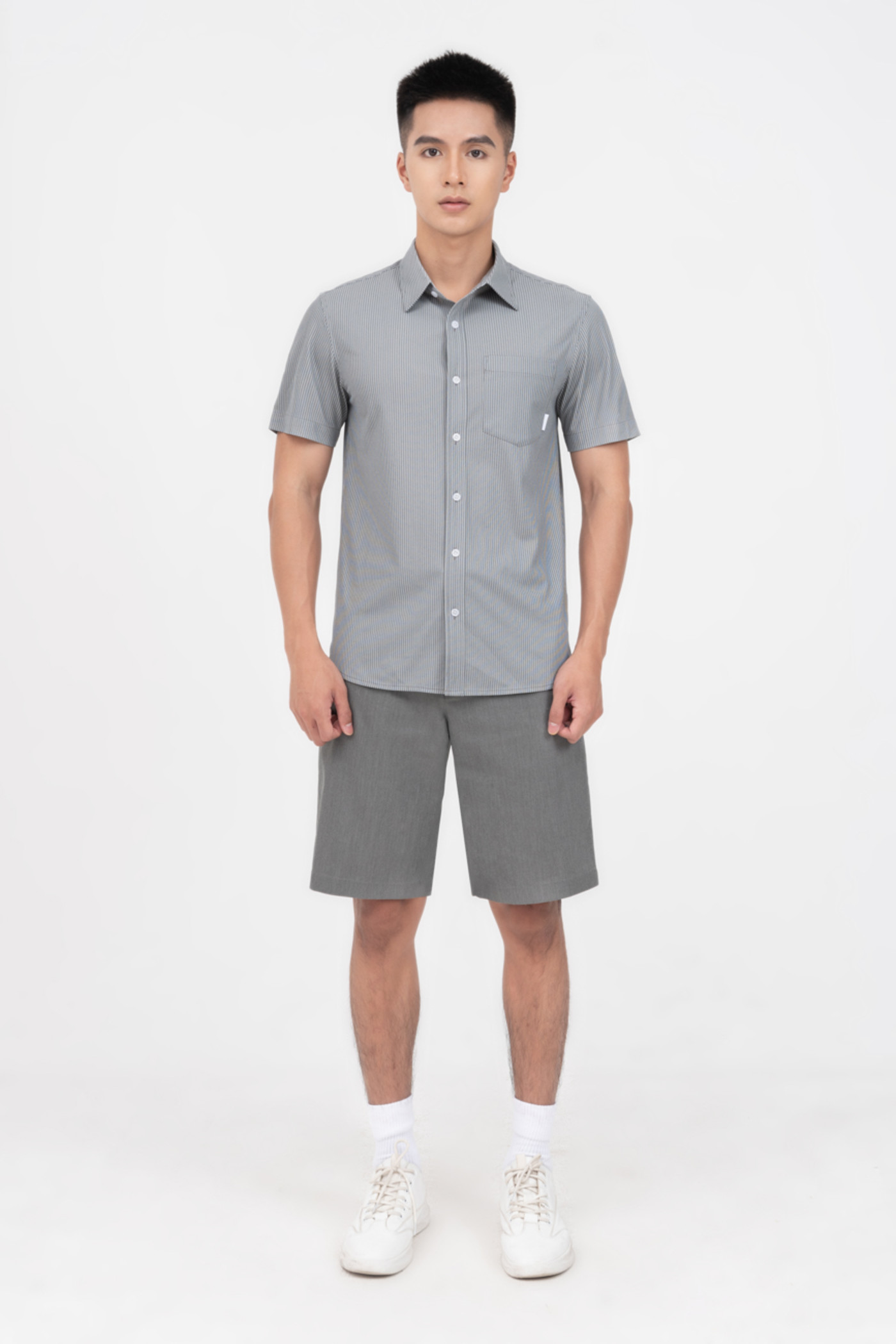 Quần shorts Khaki ngang gối