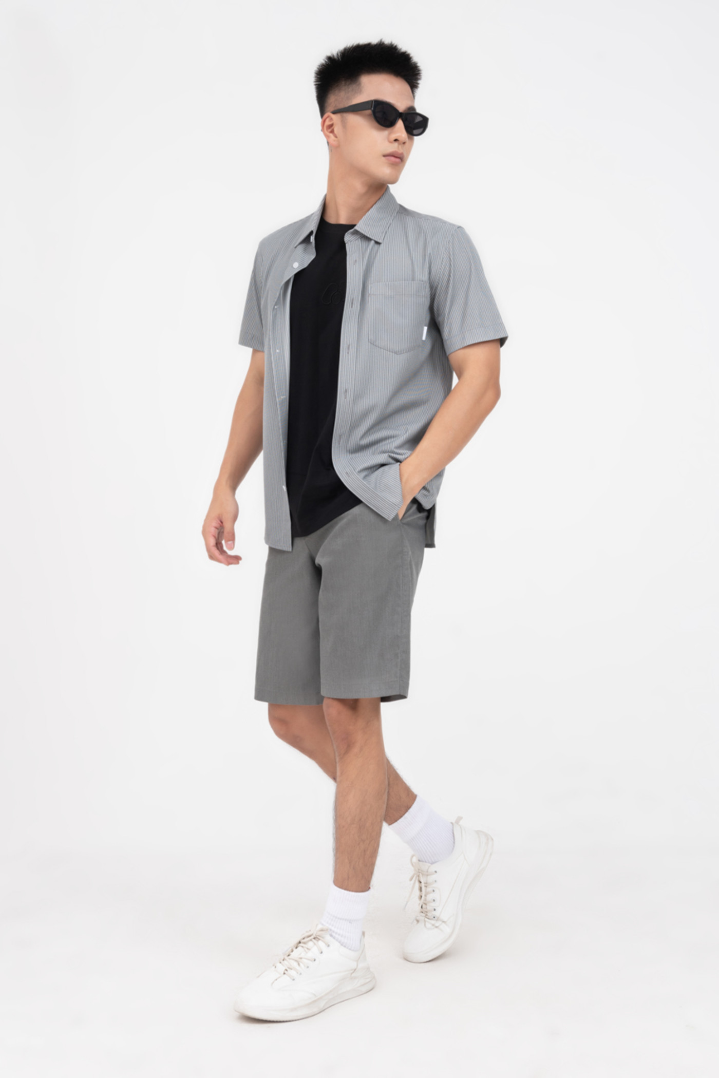 Quần shorts Khaki ngang gối