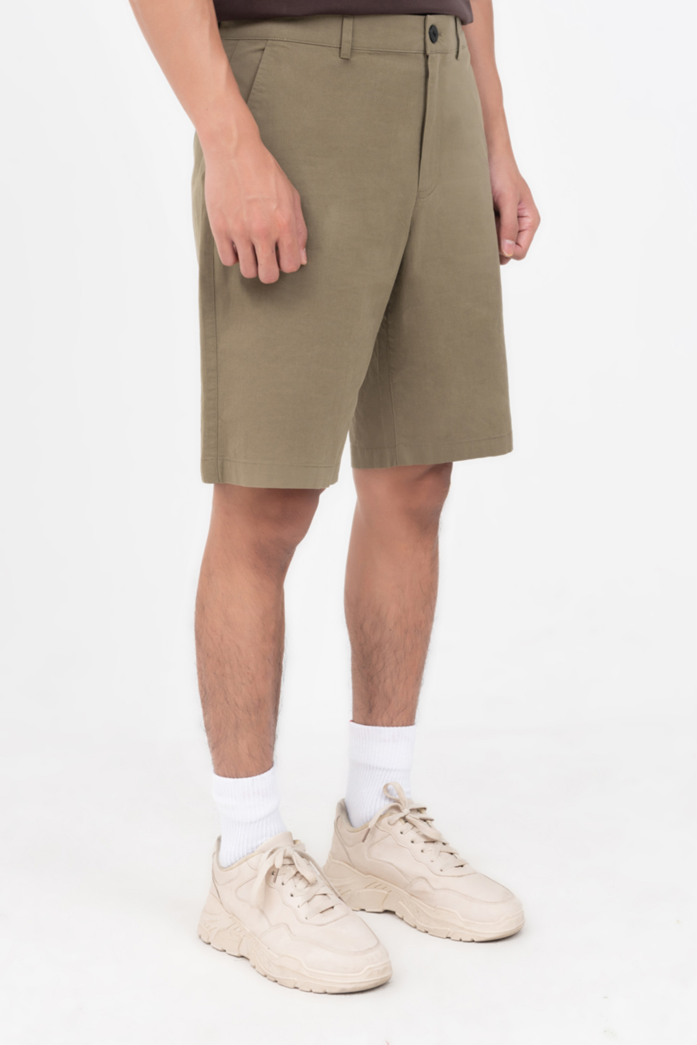 Quần shorts Khaki ngang gối