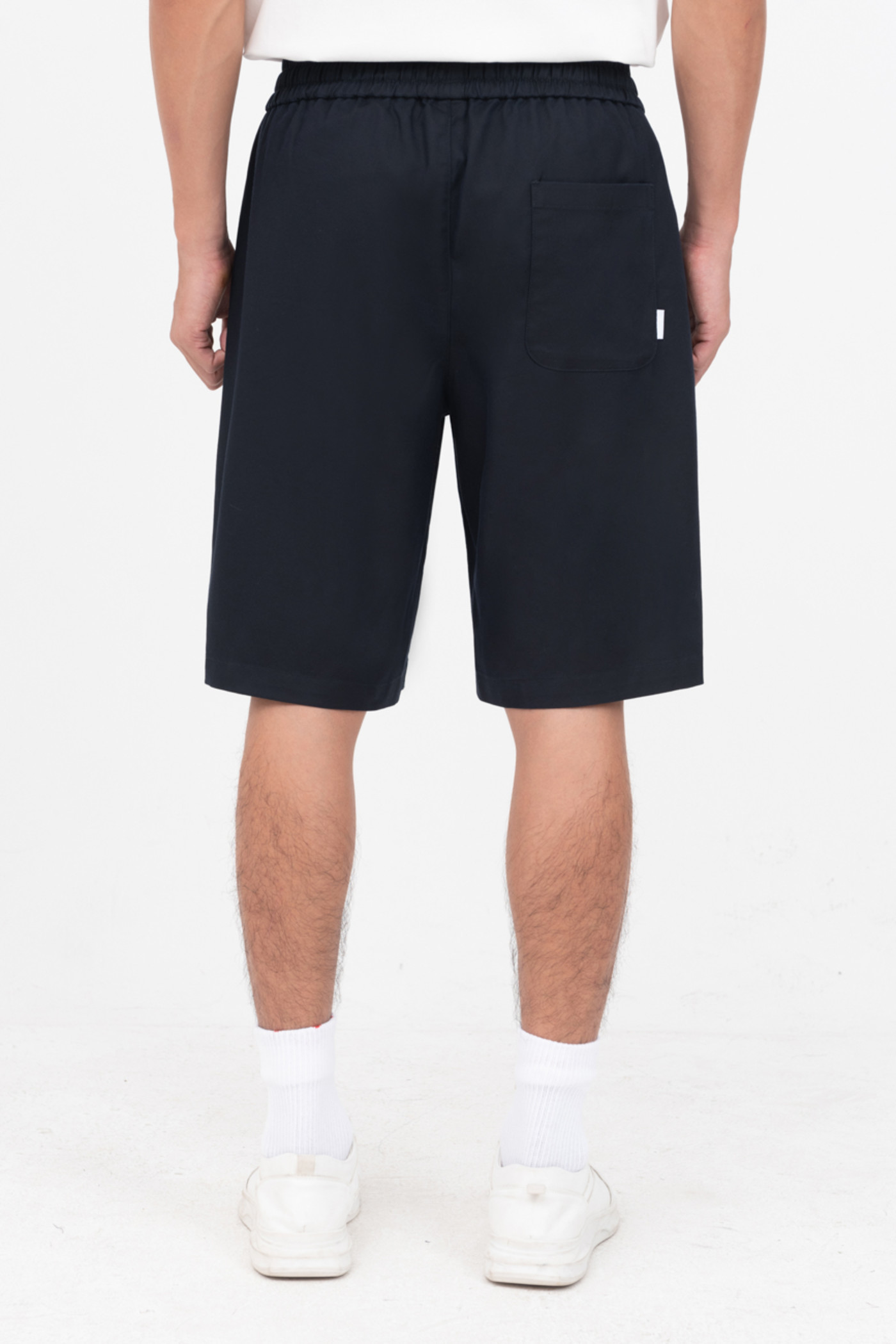 Quần shorts Regular ngang gối
