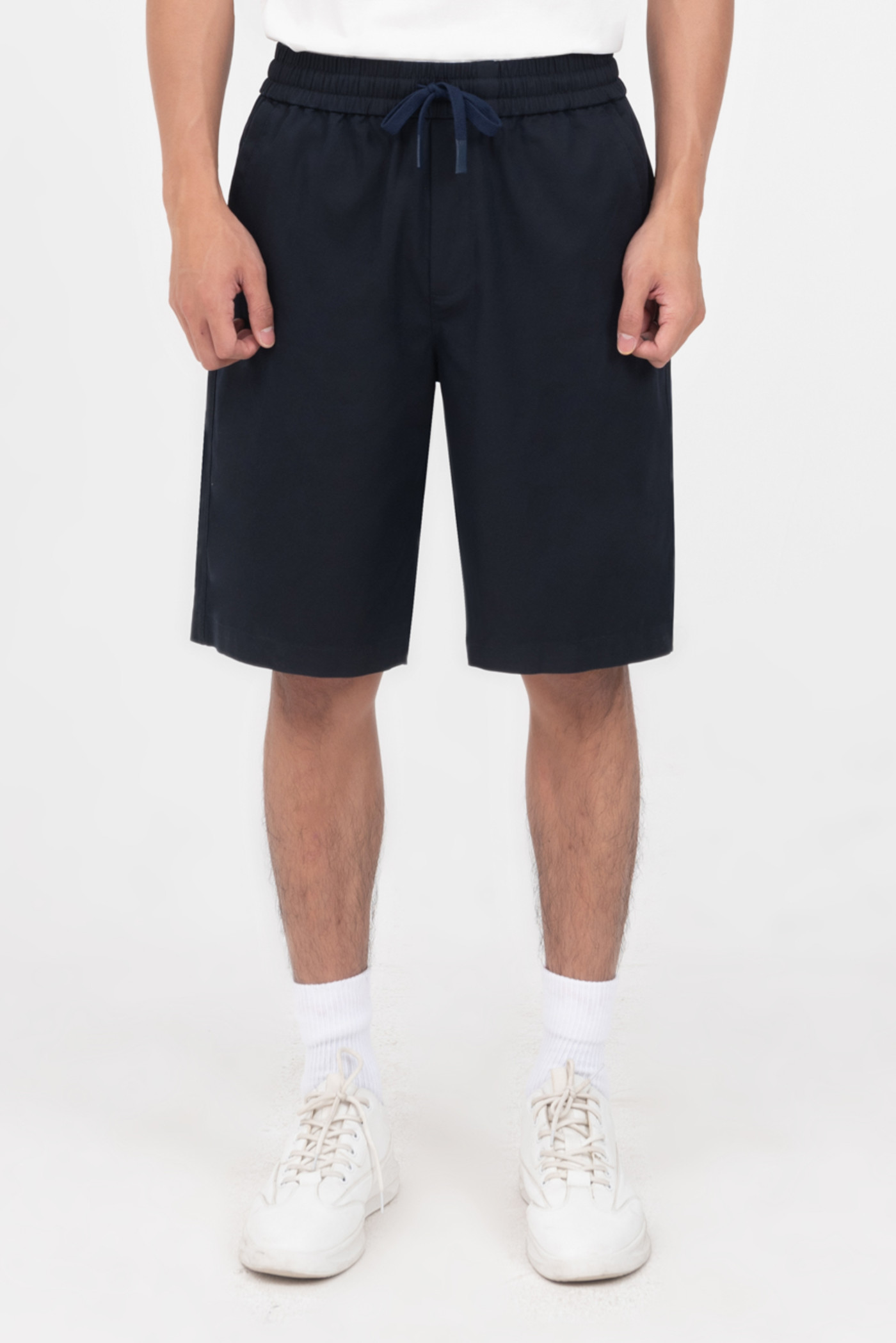 Quần shorts Regular ngang gối