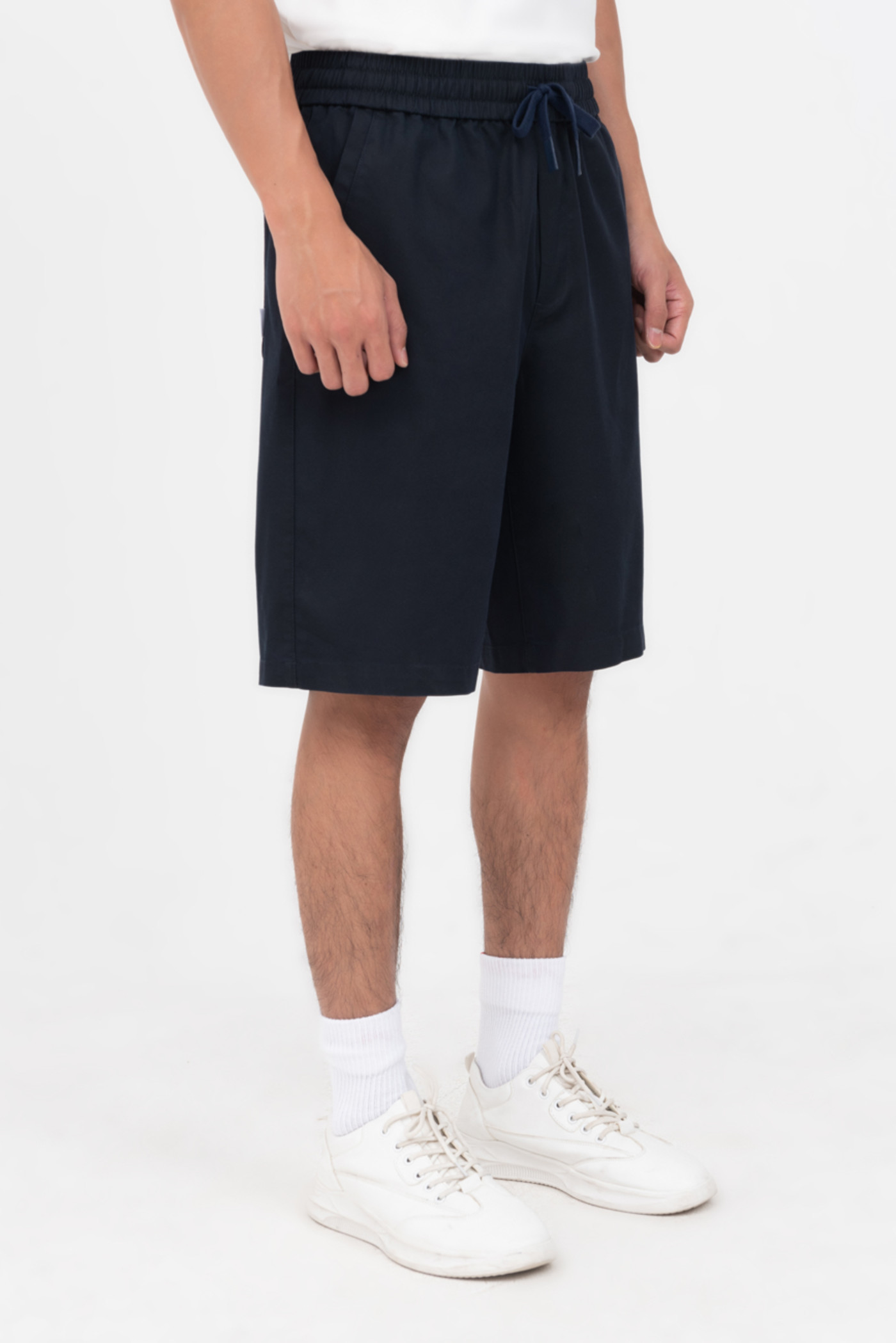 Quần shorts Regular ngang gối