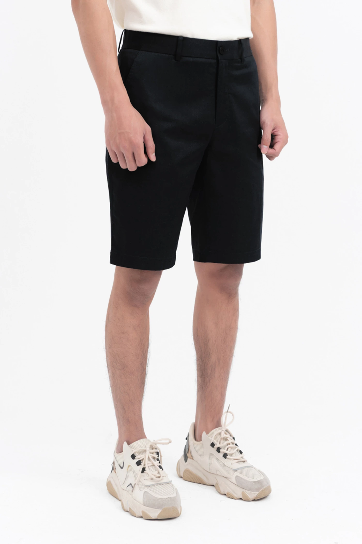 Quần short khaki dáng slim fit