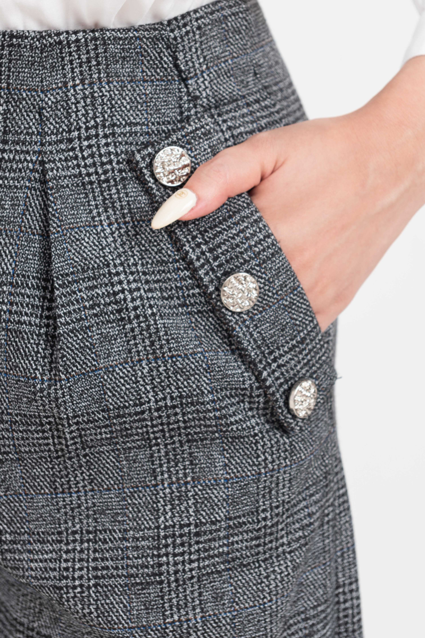 Quần ống suông họa tiết kẻ