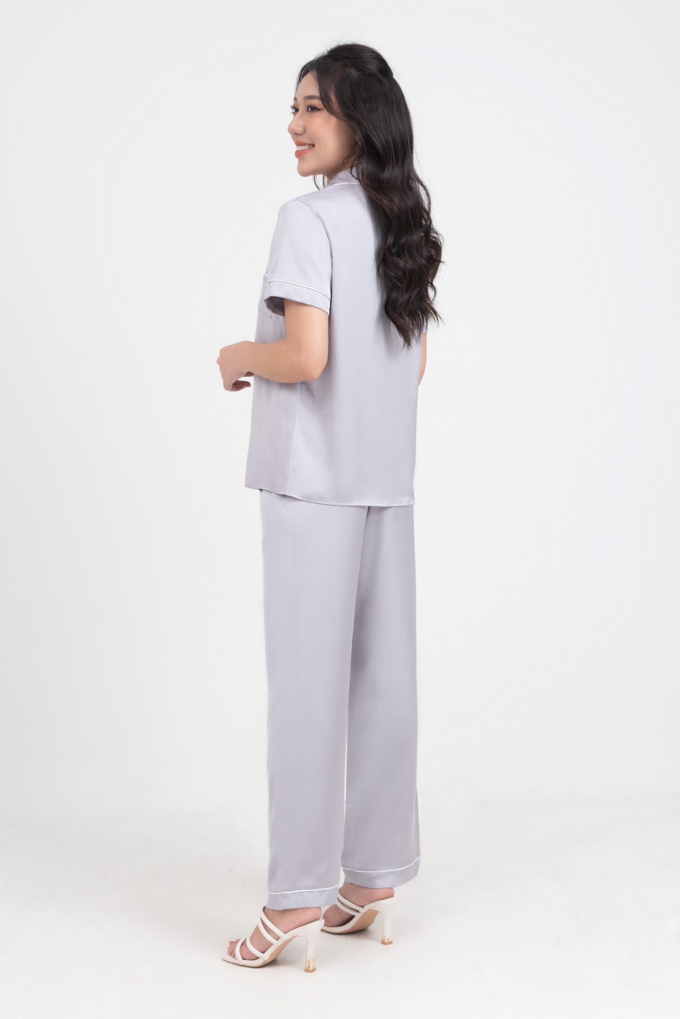 Bộ Pyjama viền trắng