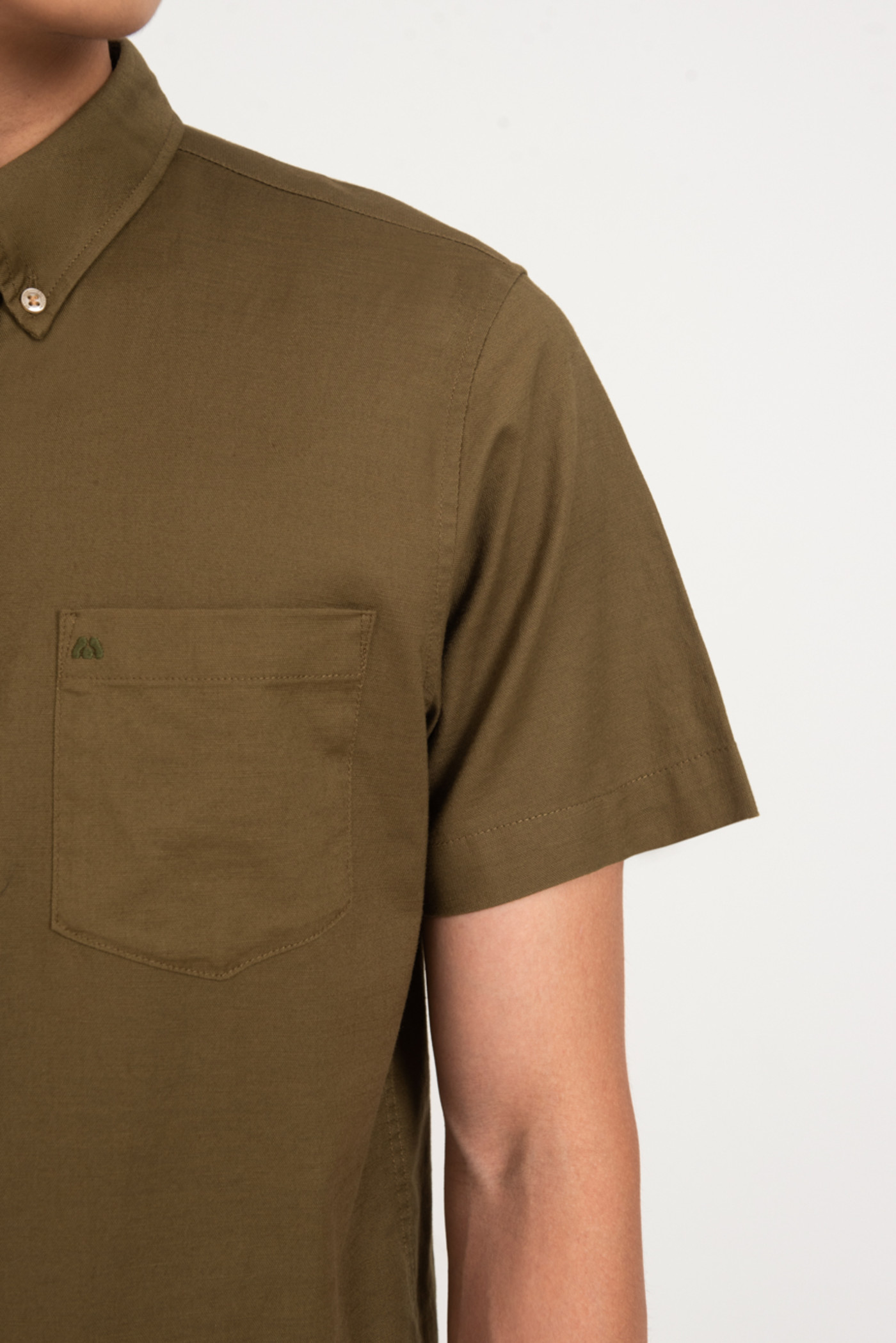 Áo sơ mi trơn cổ đức Resort Shirt