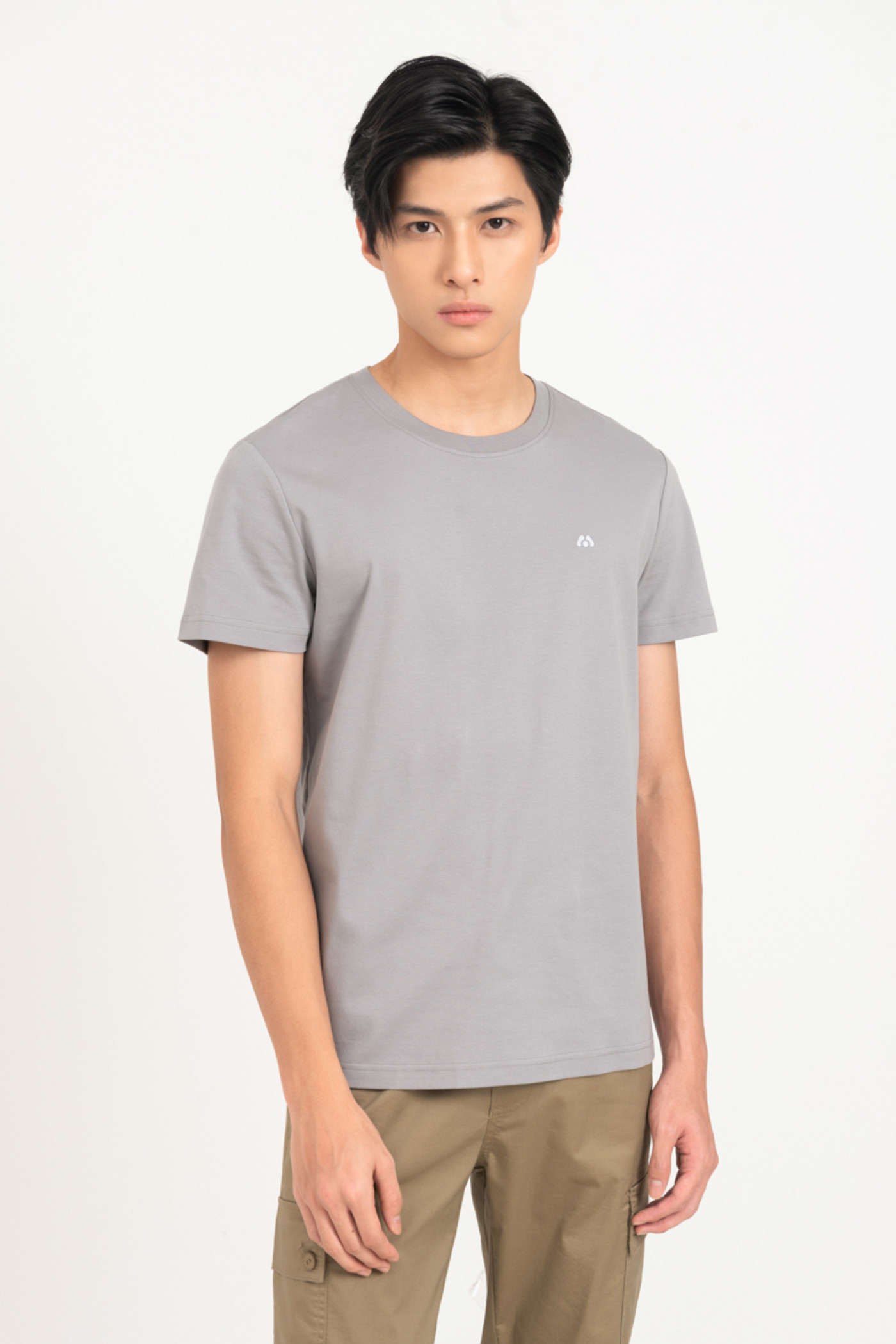 Áo trơn Slim fit thêu Logo