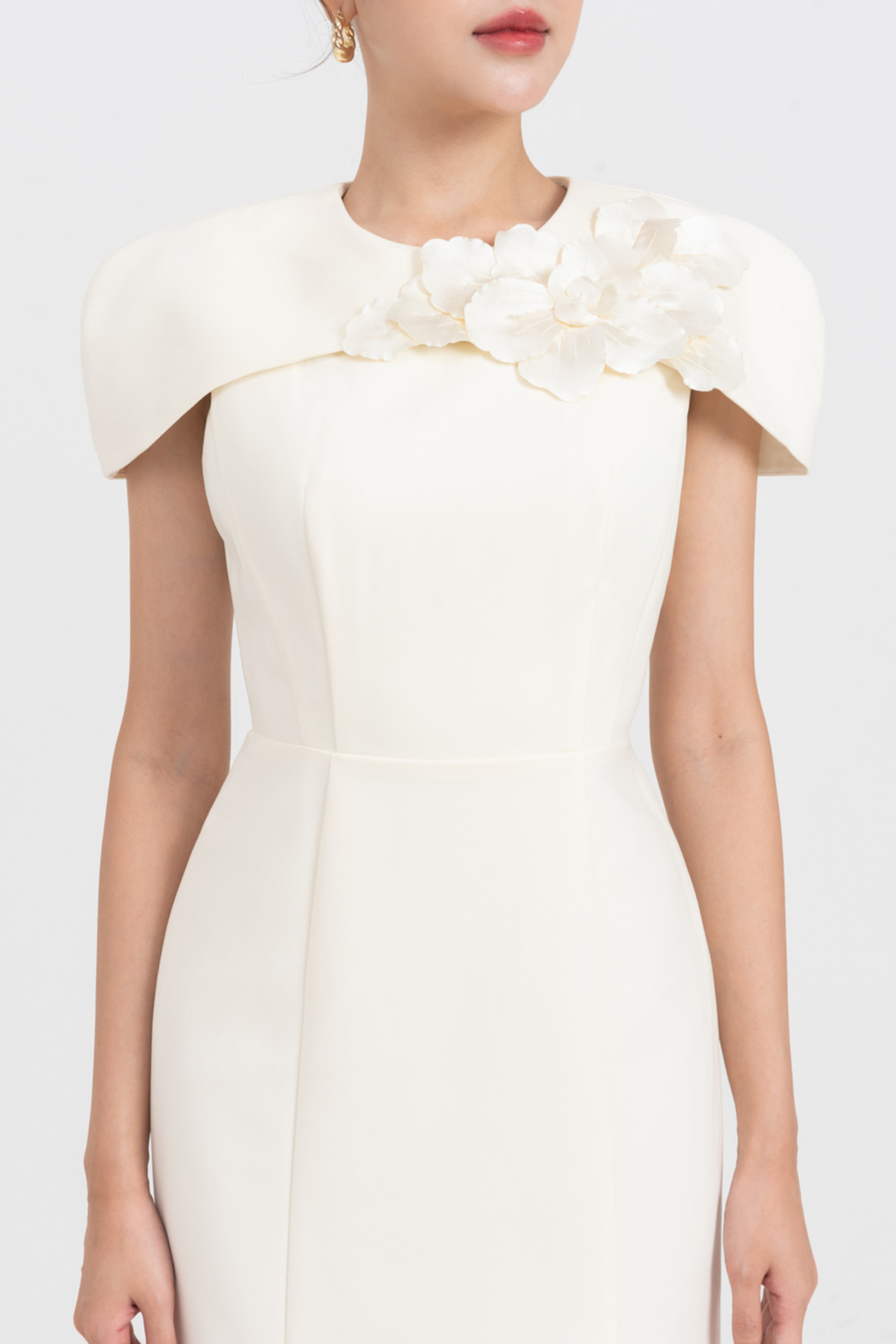 Almira Dress - Đầm đính hoa nổi tay cape 