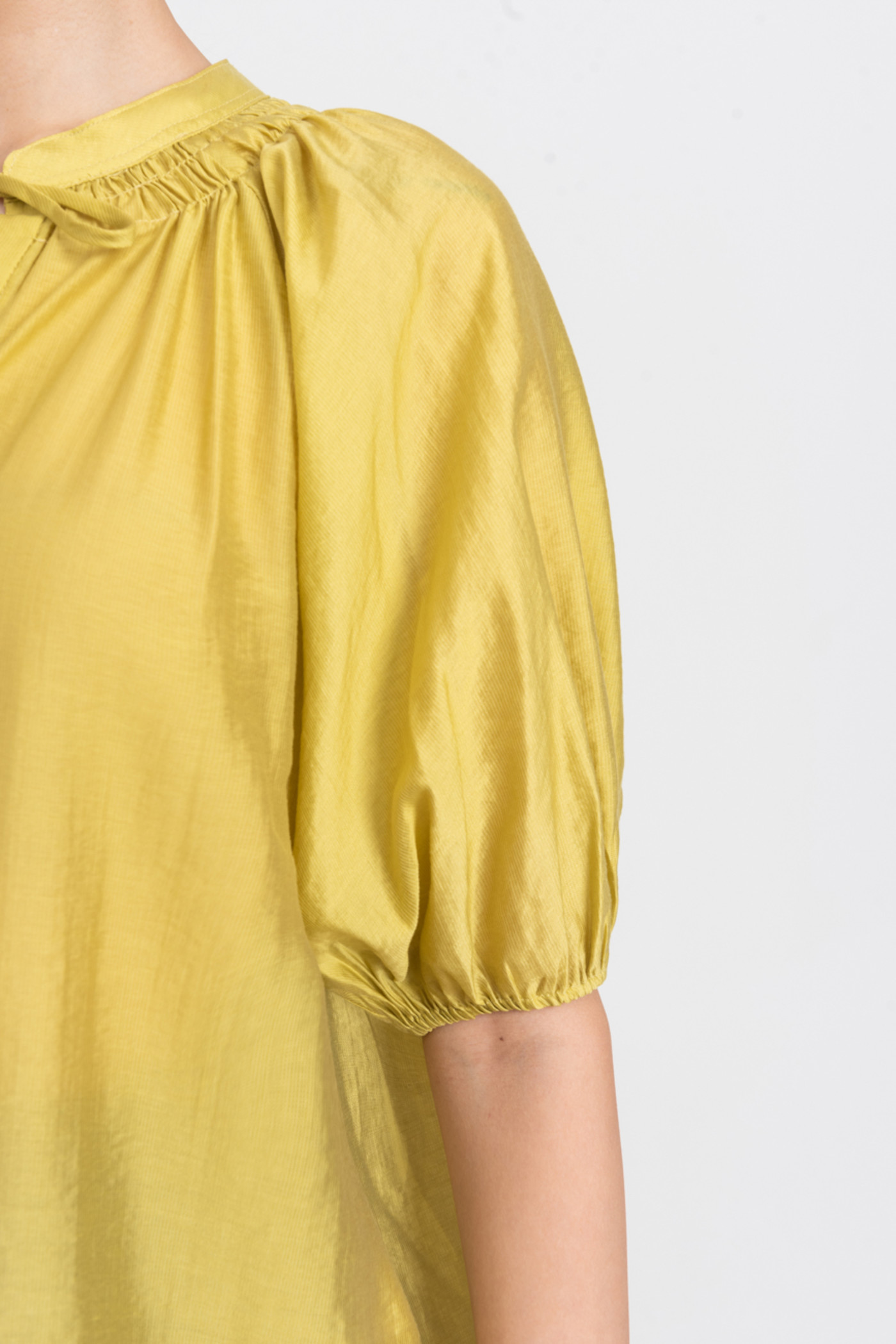 Áo Tencel cổ V phối dây 