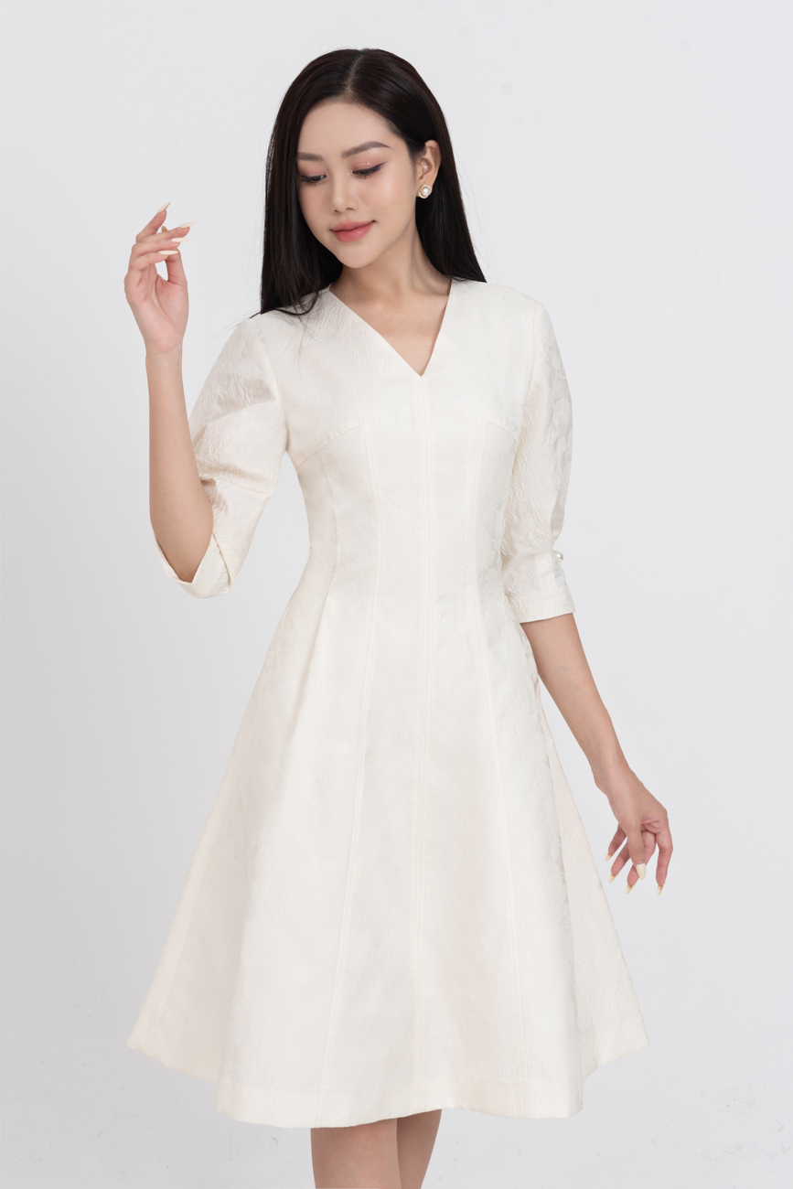 Fiona Dress - Đầm tapta dập nổi tay lỡ