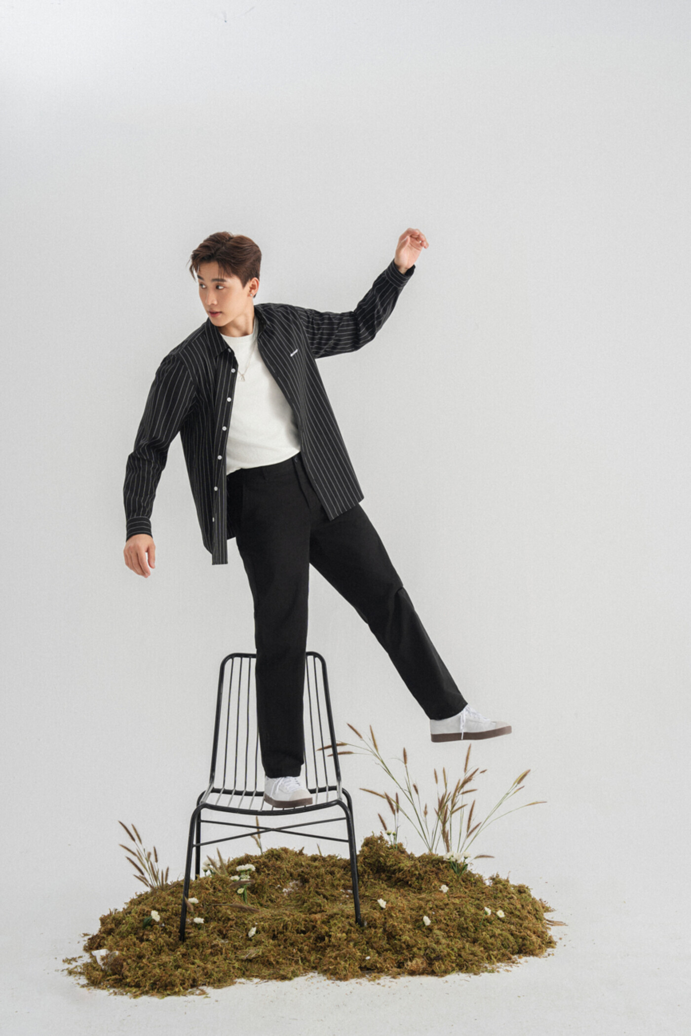 Quần Regular Khaki Basic