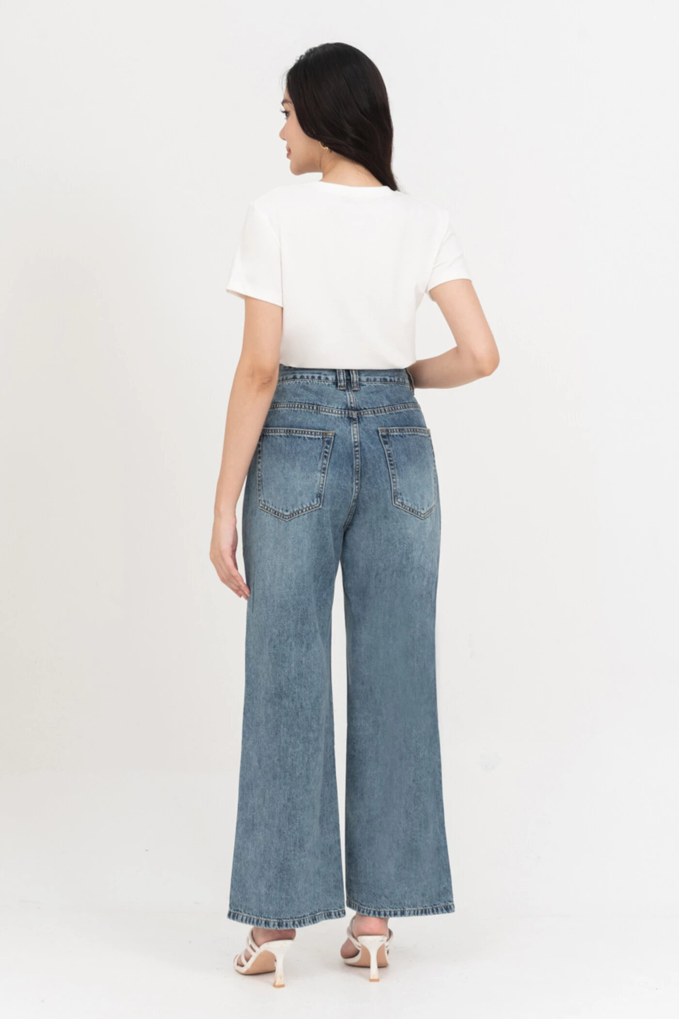 Quần jeans túi vuông