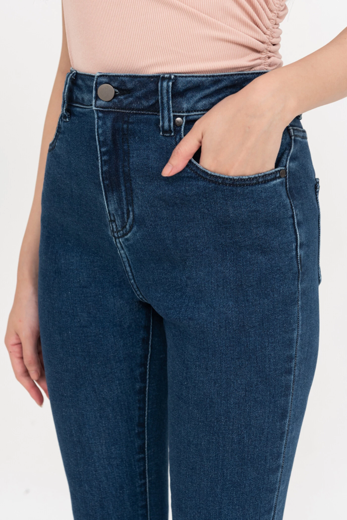 Quần jeans ống loe