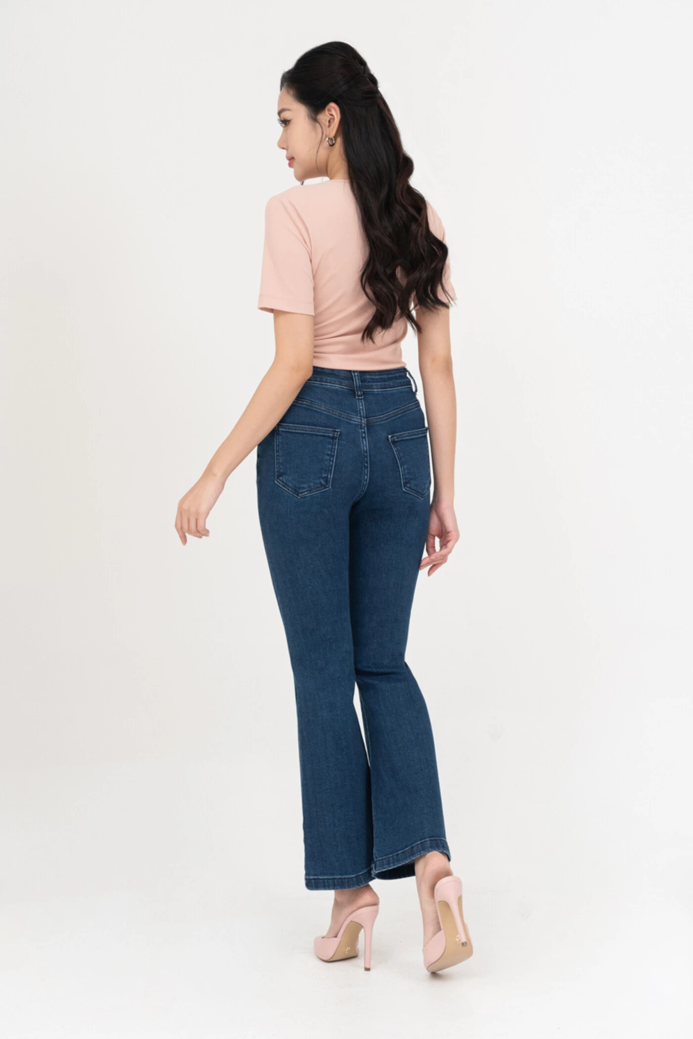 Quần jeans ống loe