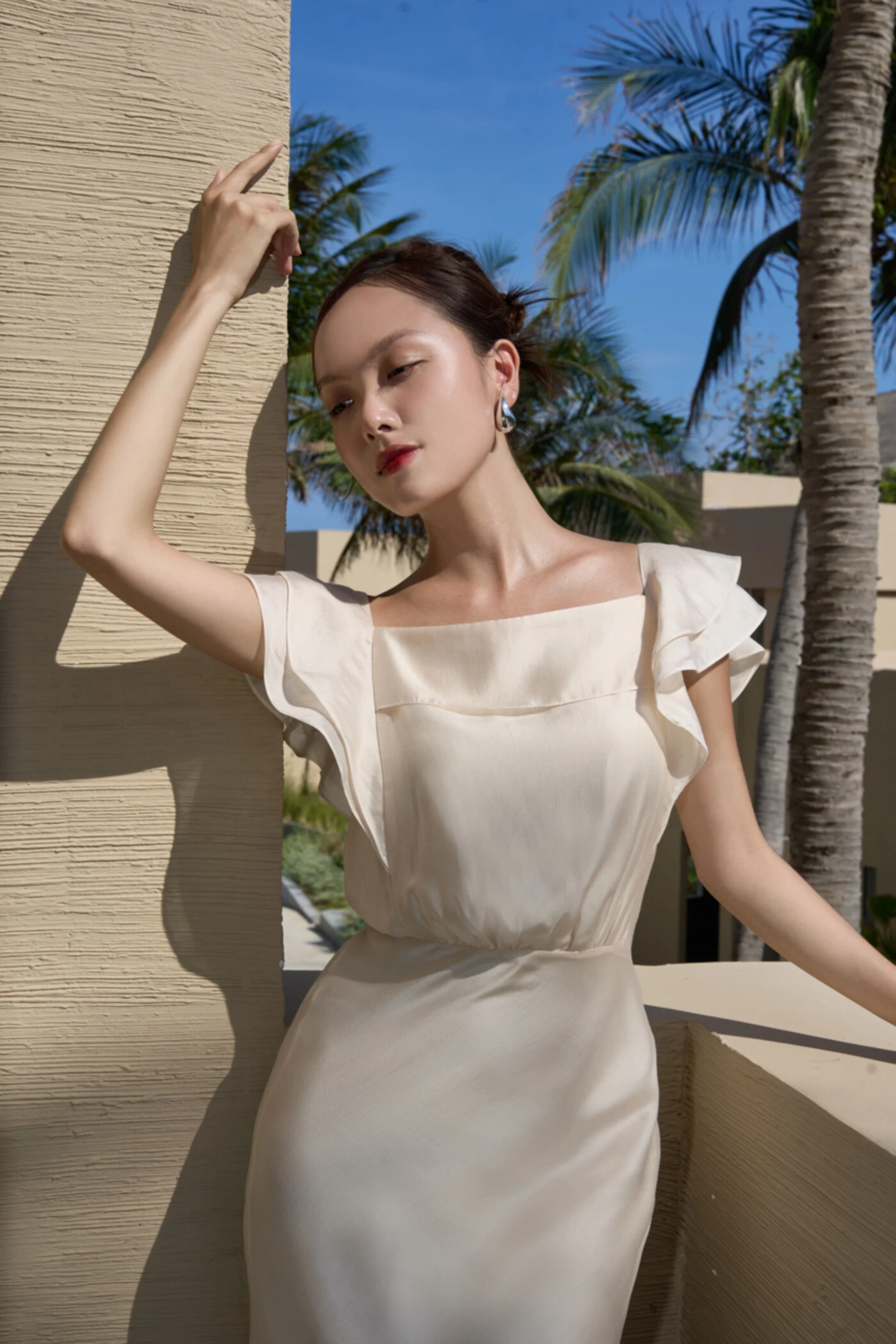 Seashell Dress - Đầm cổ vuông phối bèo