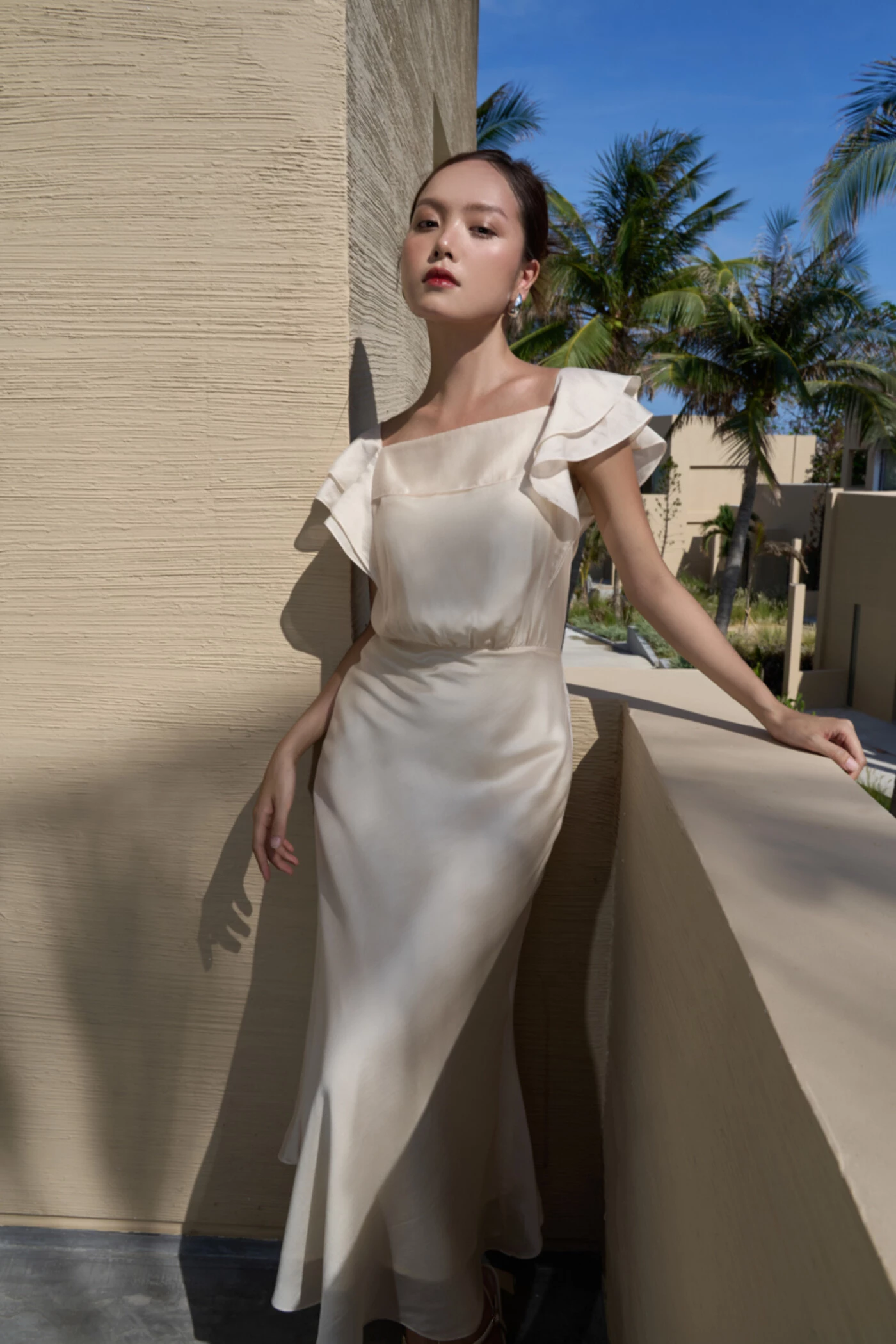 Seashell Dress - Đầm cổ vuông phối bèo