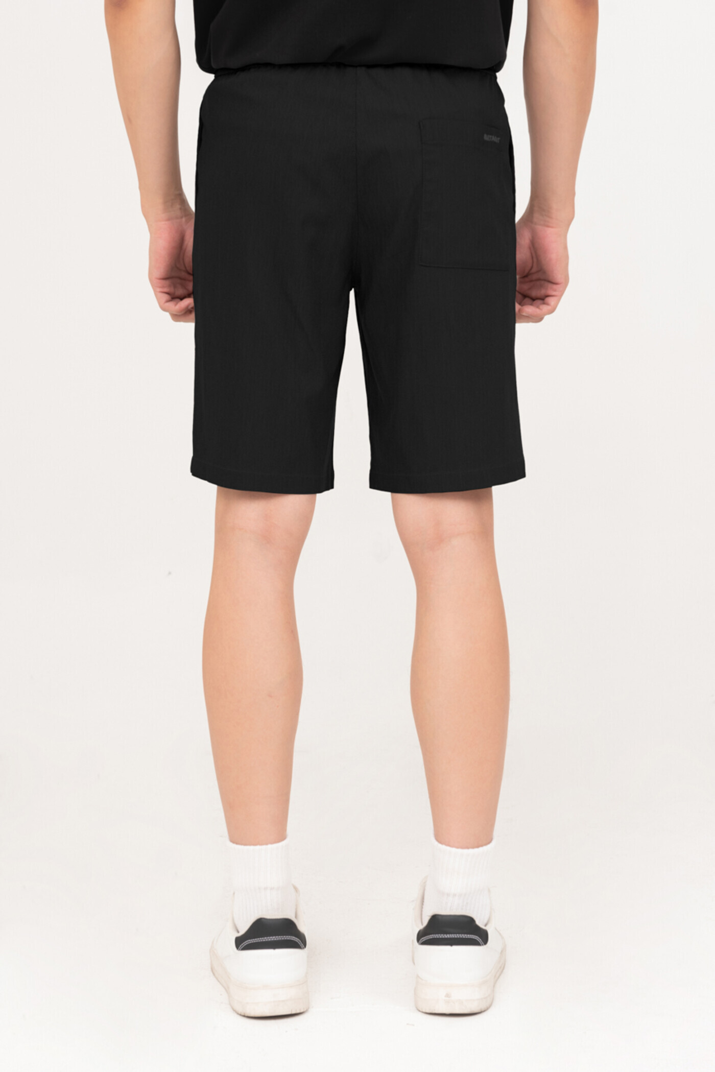 Quần shorts Regular ngang gối