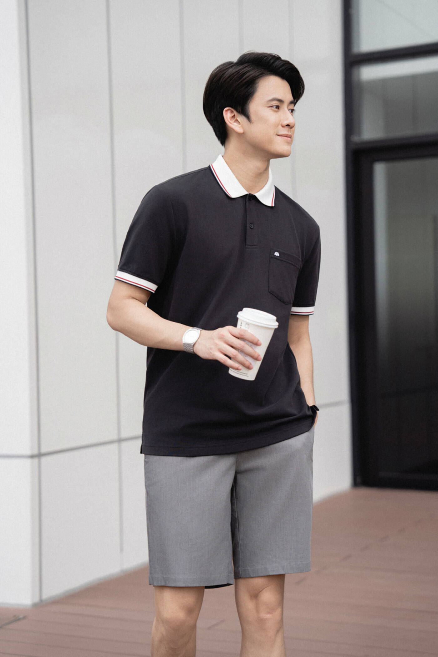 Quần shorts Regular ngang gối