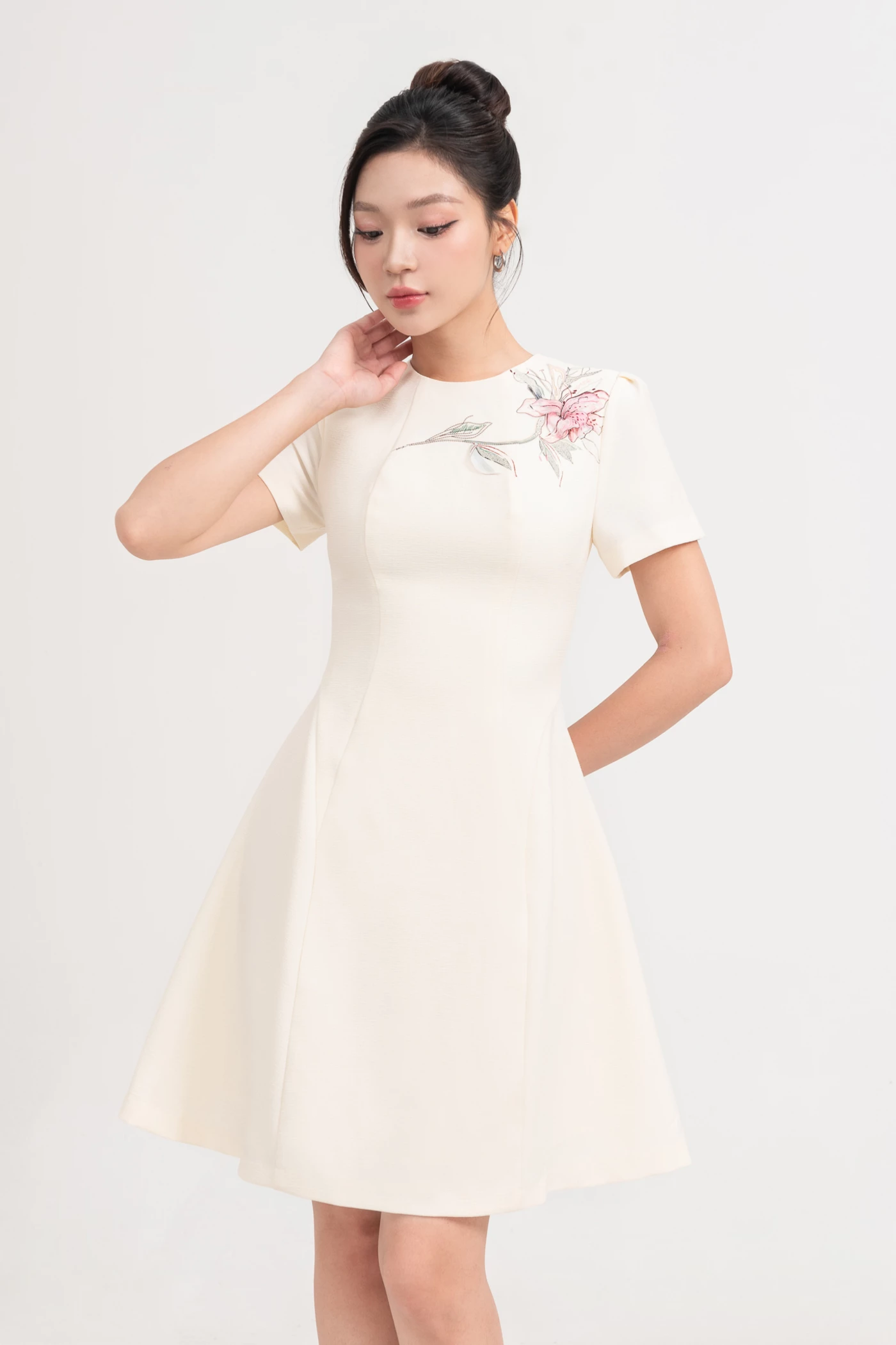 Diana Dress - Đầm chữ A dệt burn out