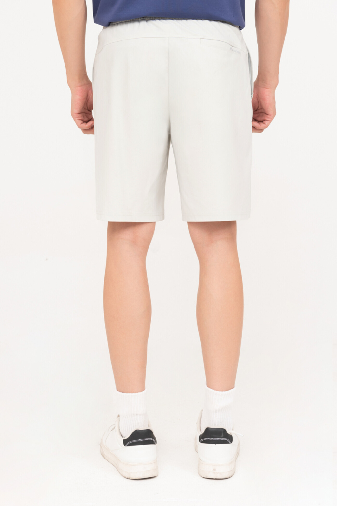 Quần shorts Regular ngang gối