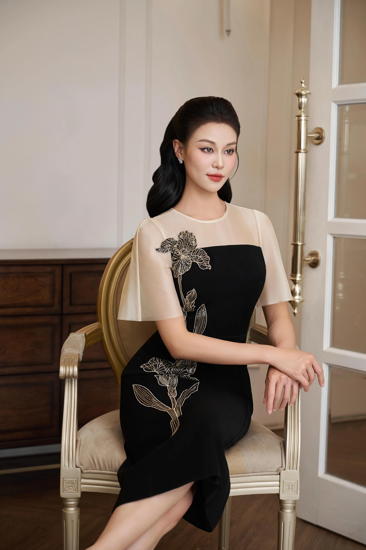 Starla Dress - Đầm diên vỹ kim tuyến