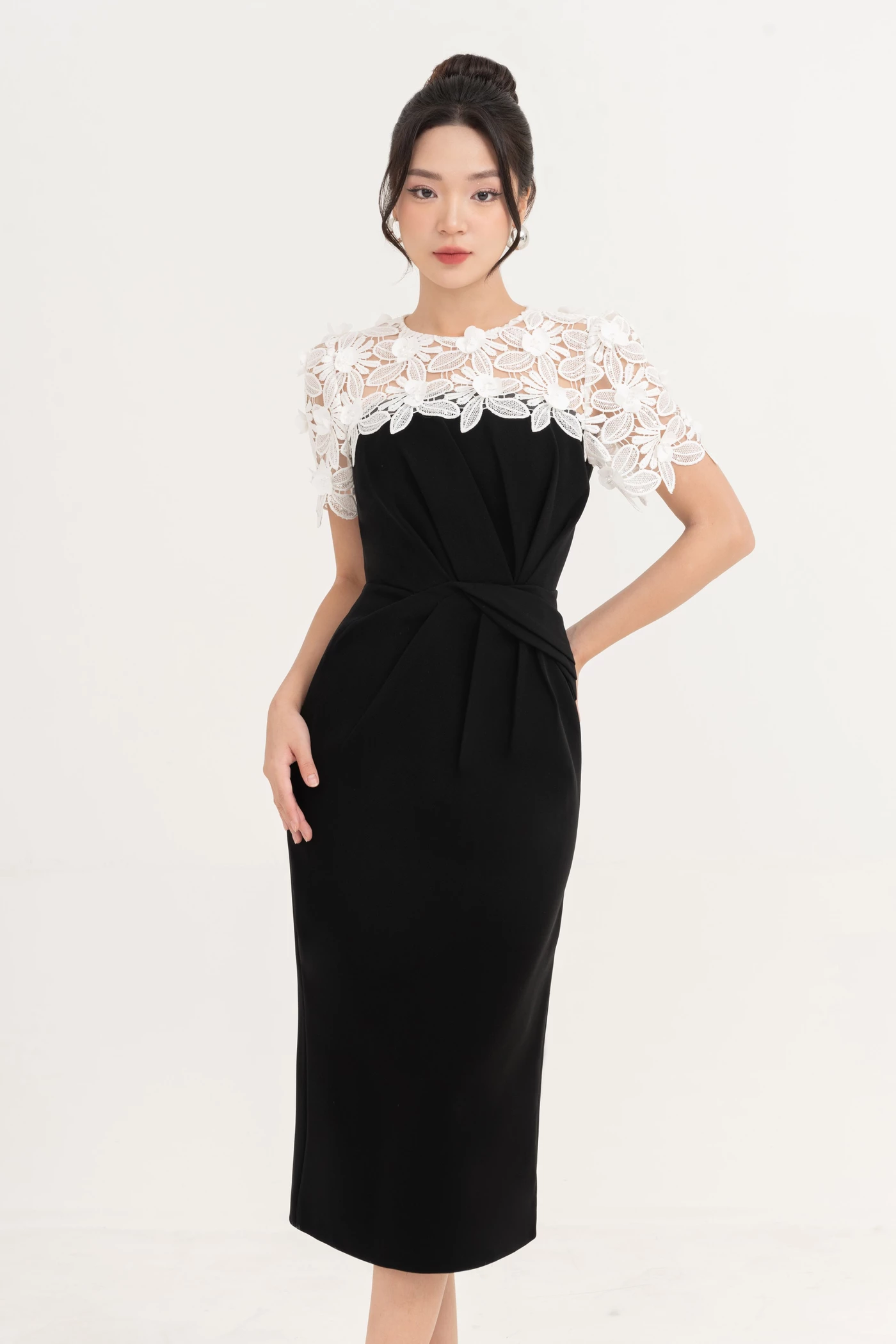 Noir Elegance - Đầm Dạ Hội Hoa Nổi