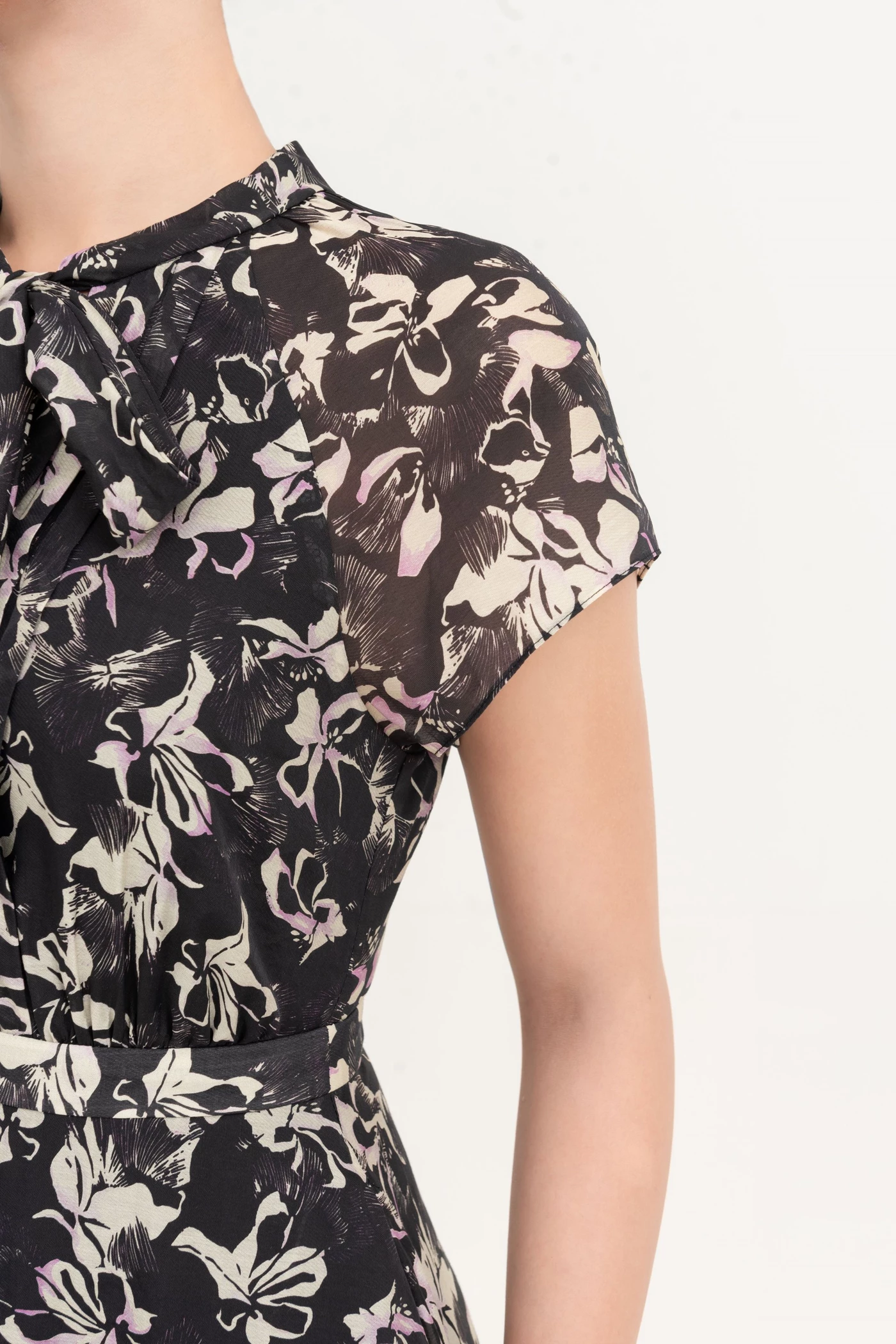 Flower summer - Đầm họa tiết cổ nơ