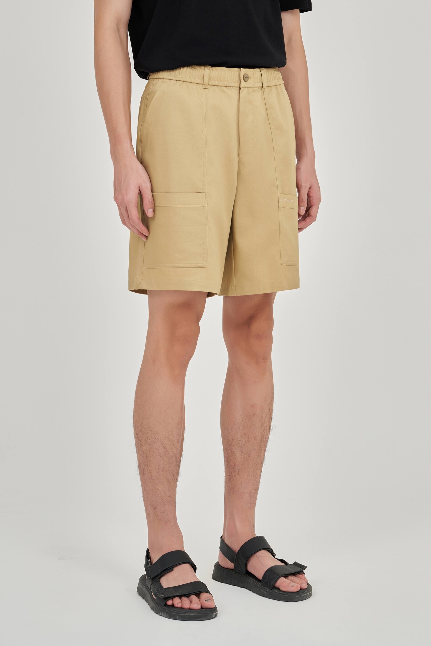 Quần shorts Khaki Regular túi hộp