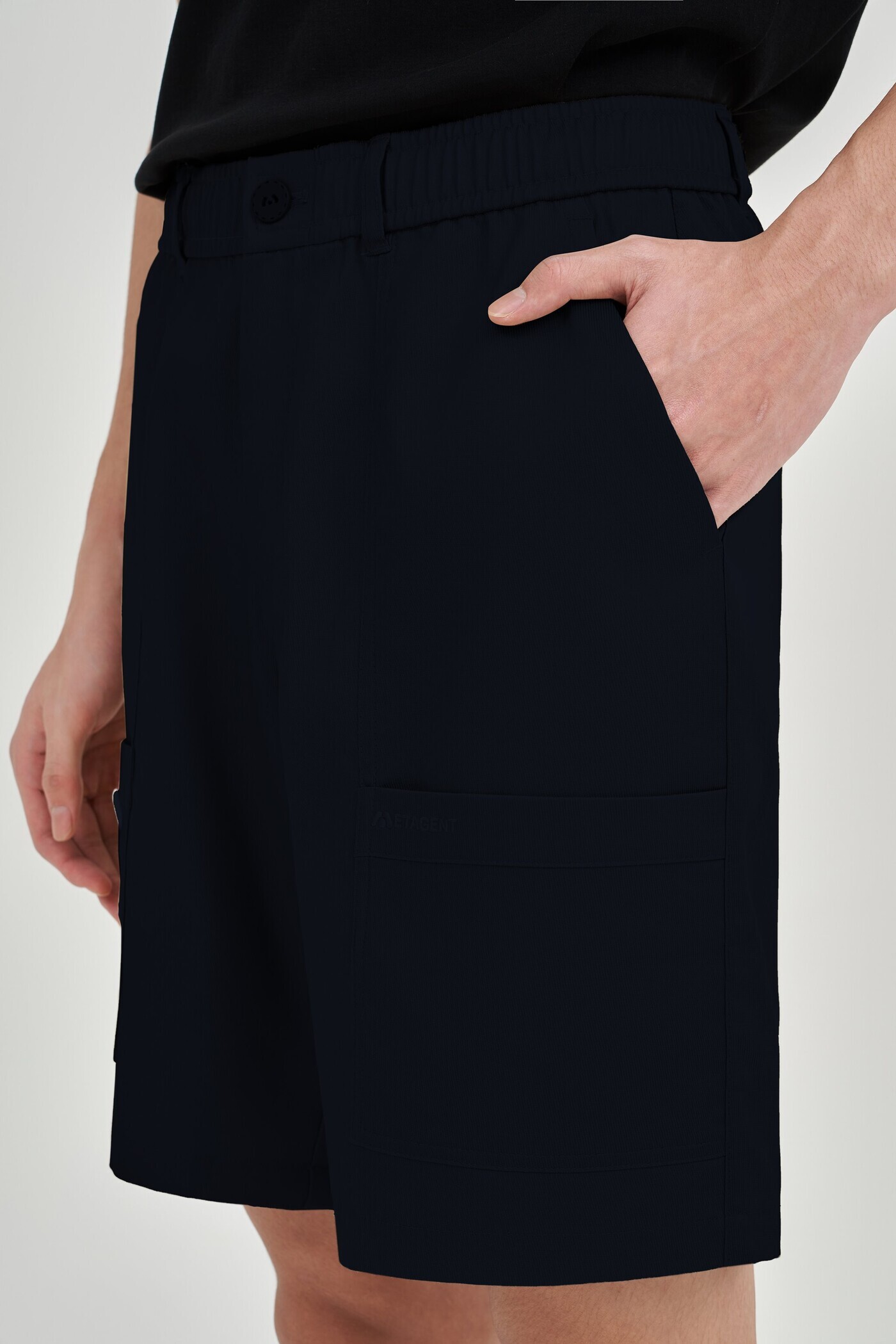 Quần shorts Khaki Regular túi hộp