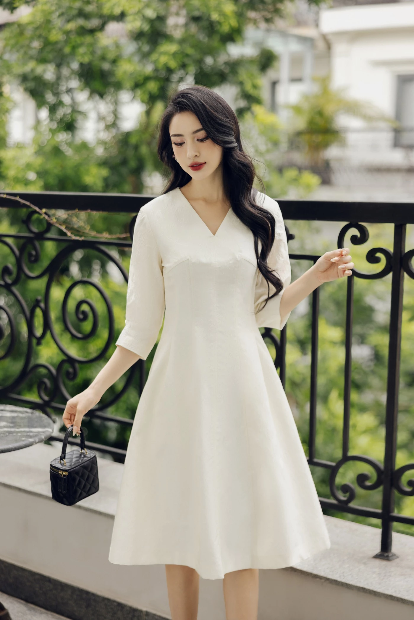 Fiona Dress - Đầm tapta dập nổi tay lỡ