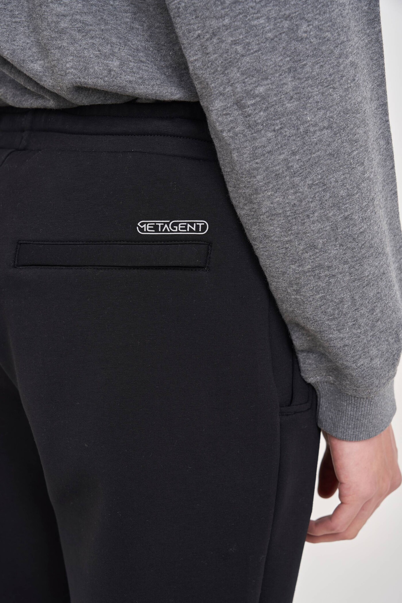 Quần nỉ Jogger Slim