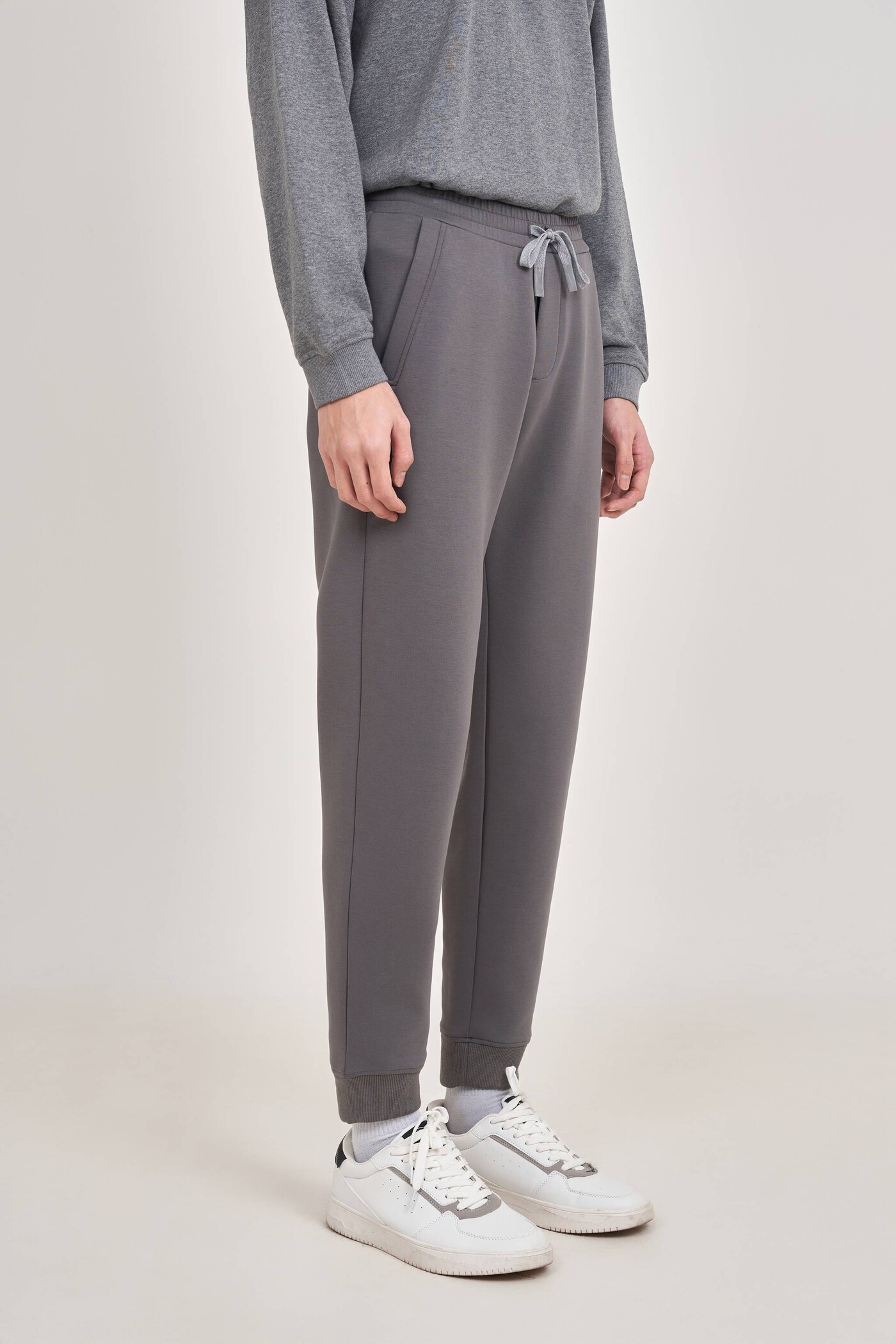 Quần nỉ Jogger Slim