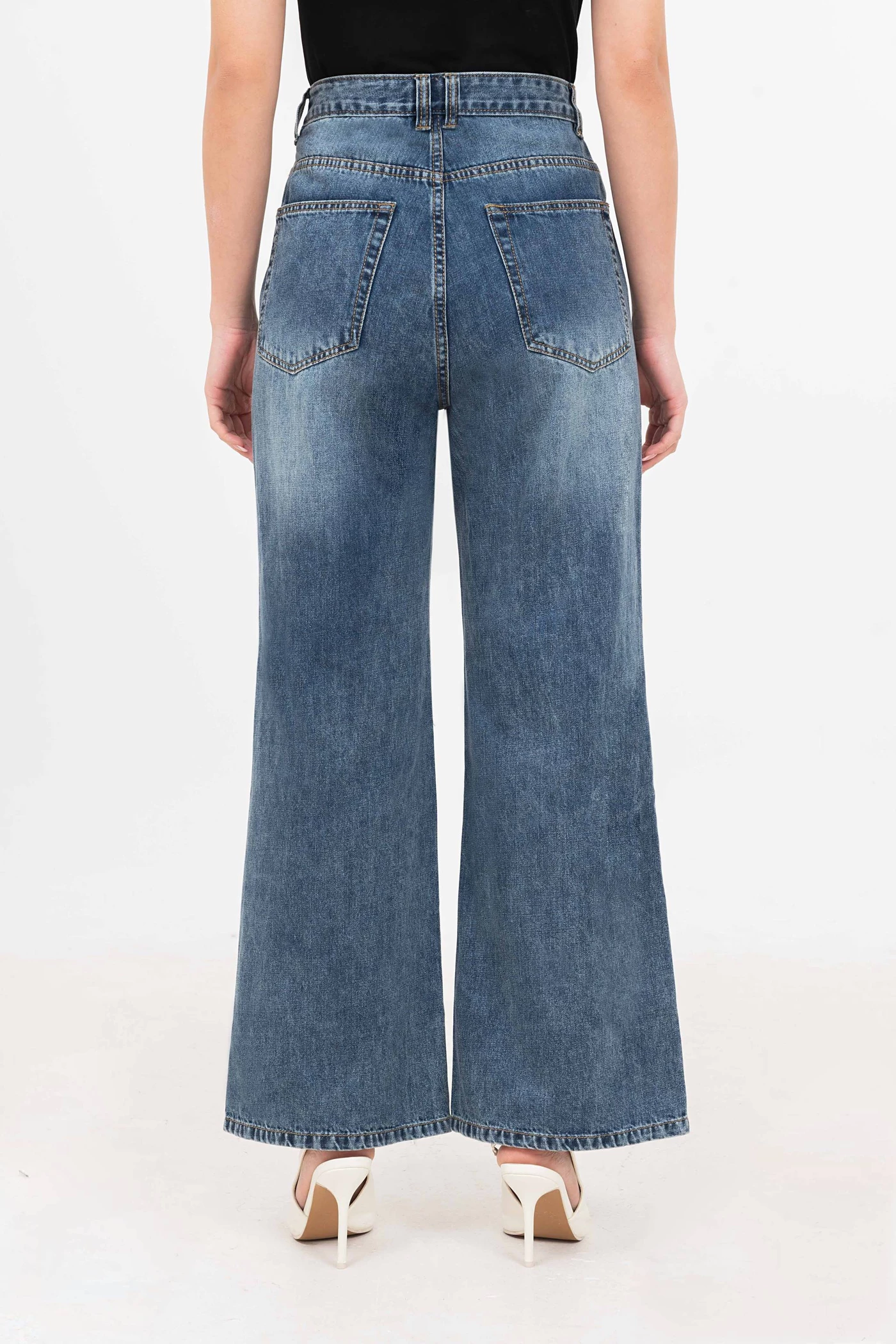 Quần jeans túi vuông