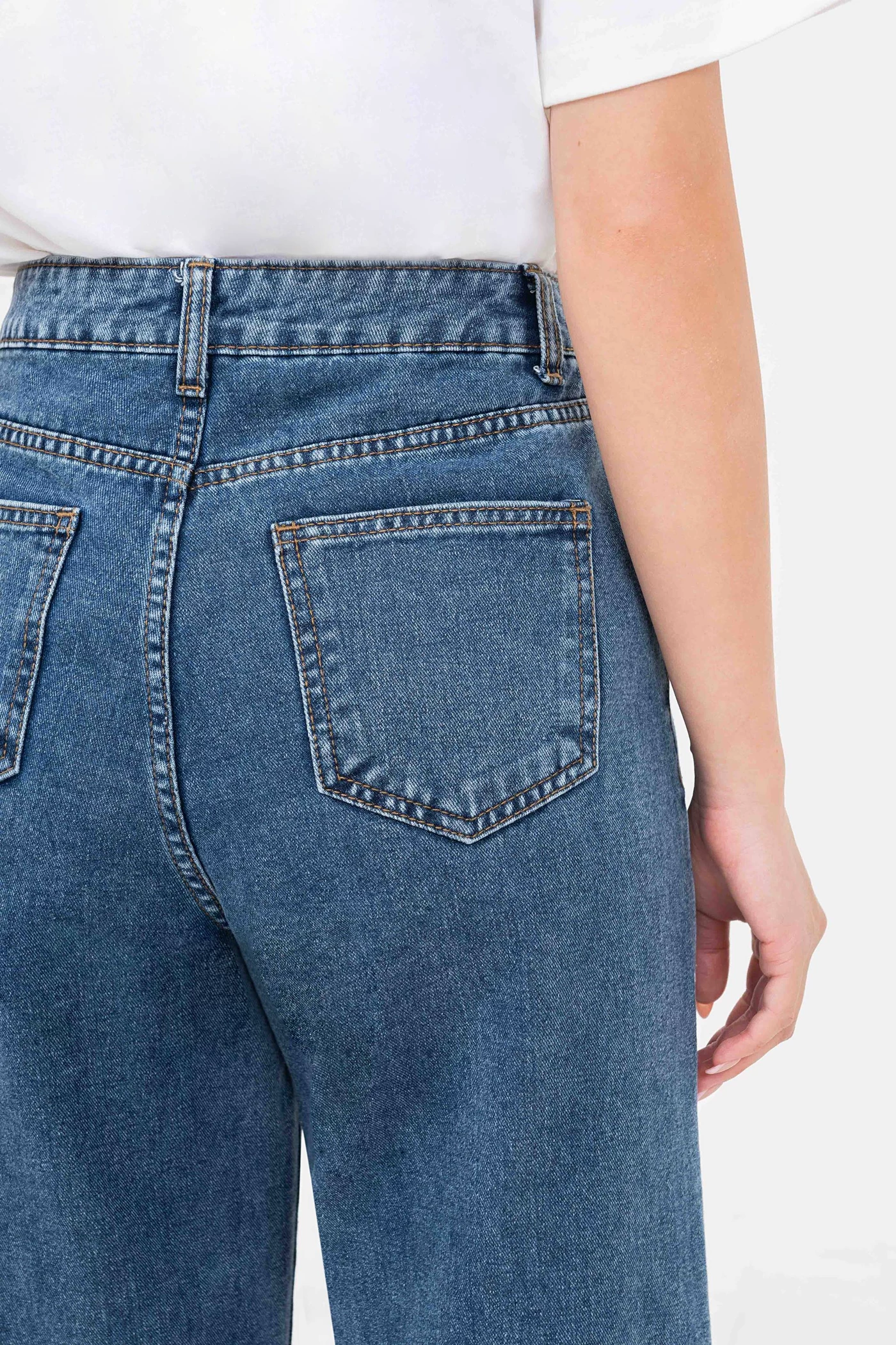 Quần jeans ống suông Tmore