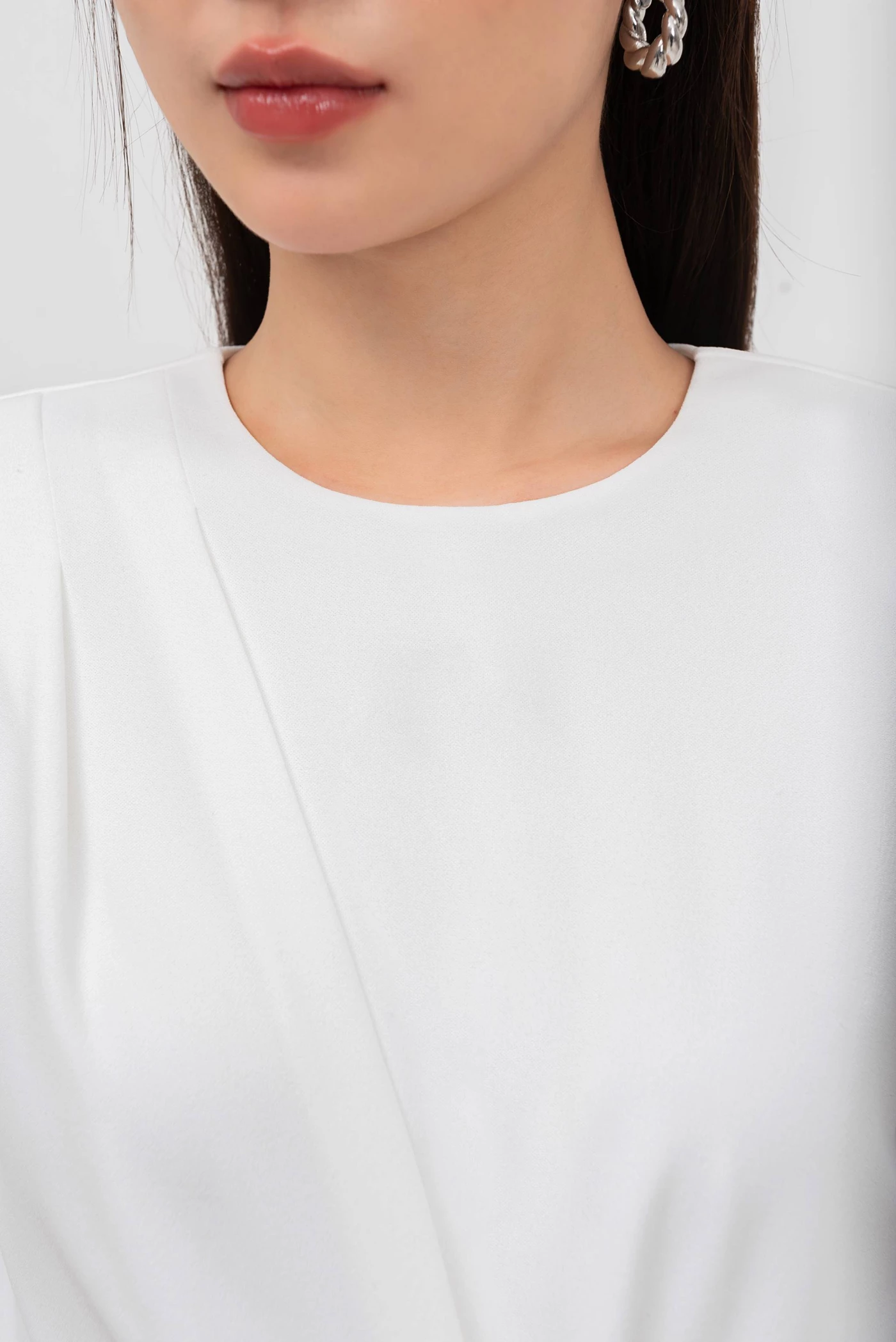 Đầm xếp White Whisper