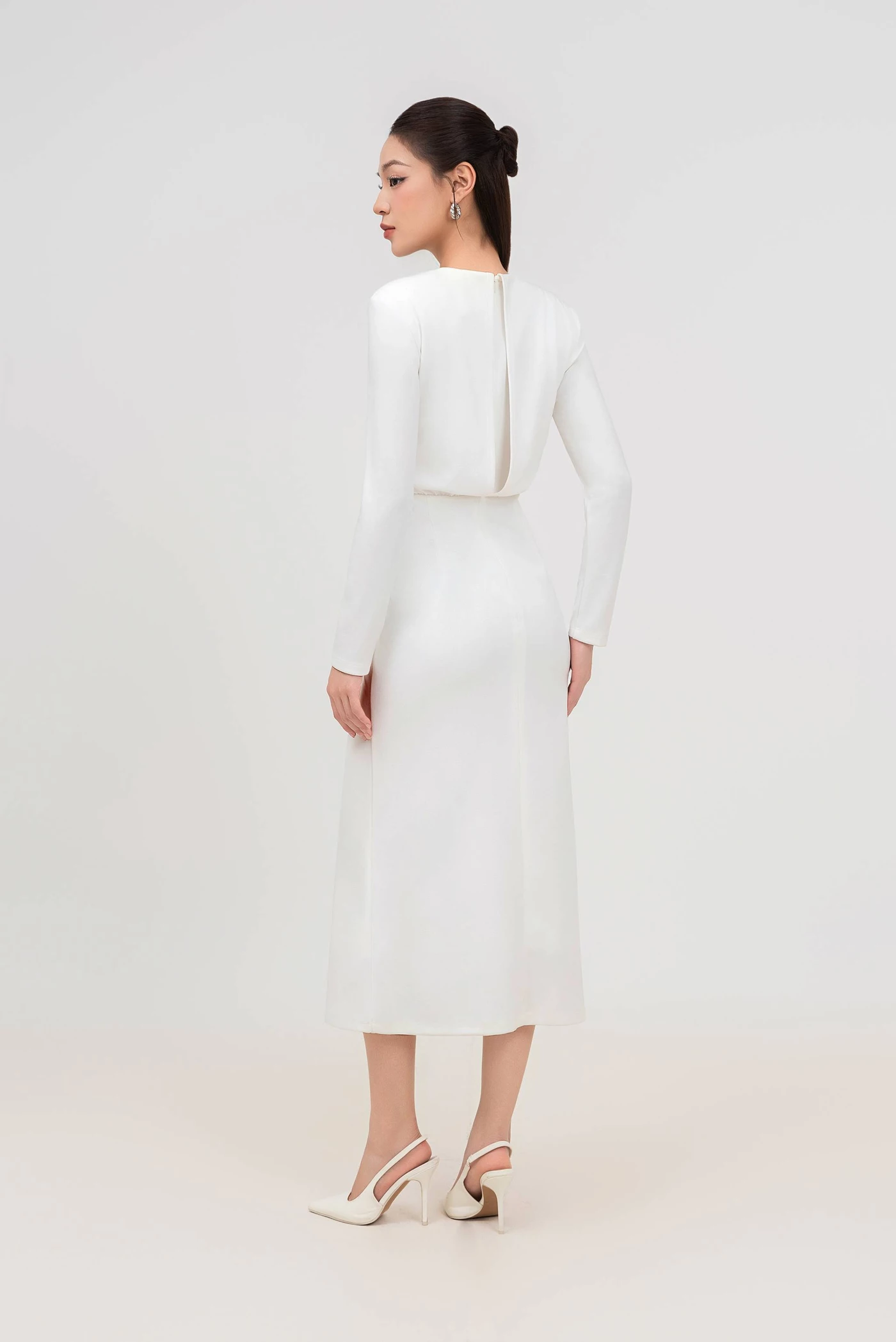 Đầm xếp White Whisper