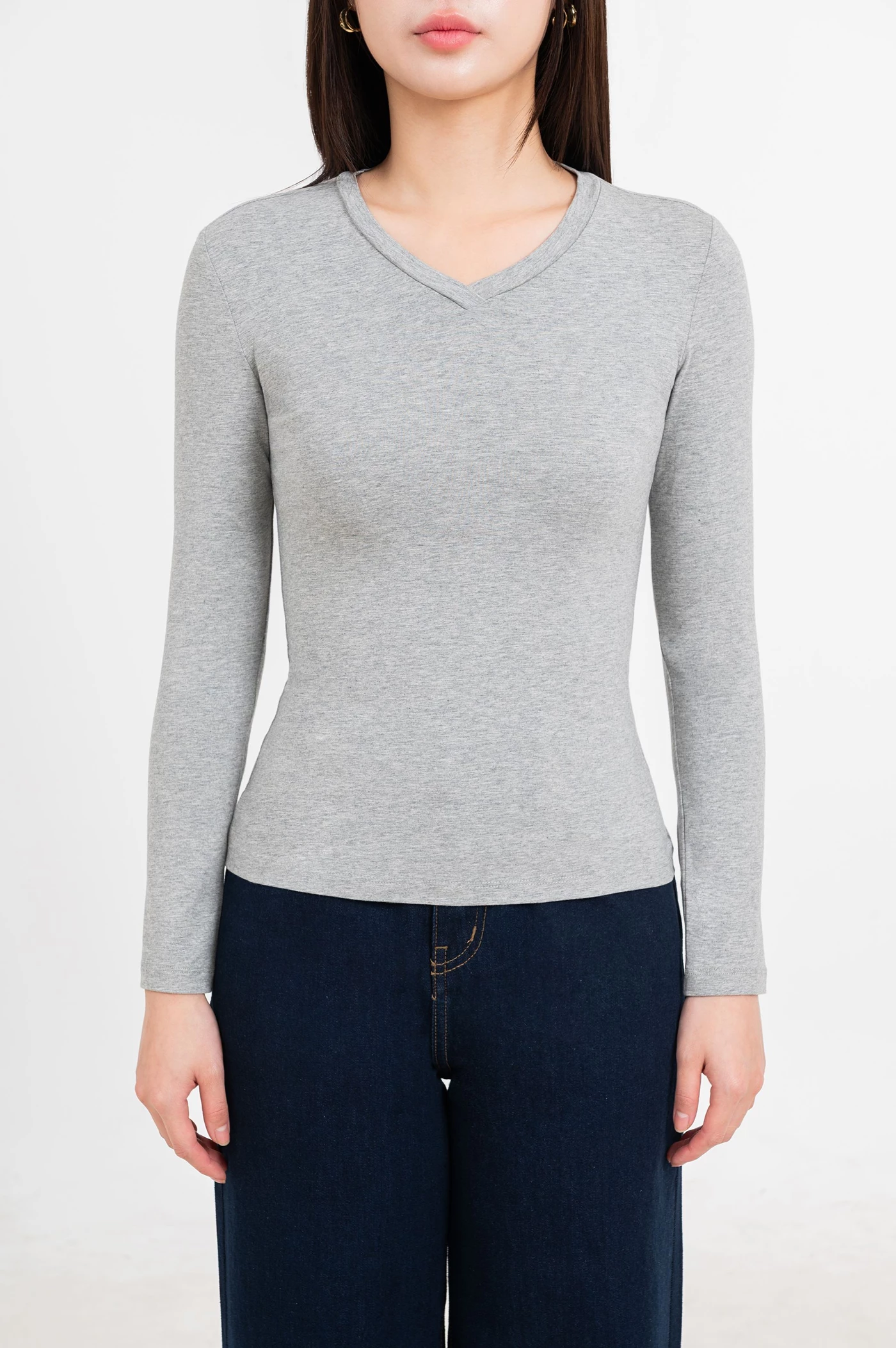 Áo thun basic cổ tim