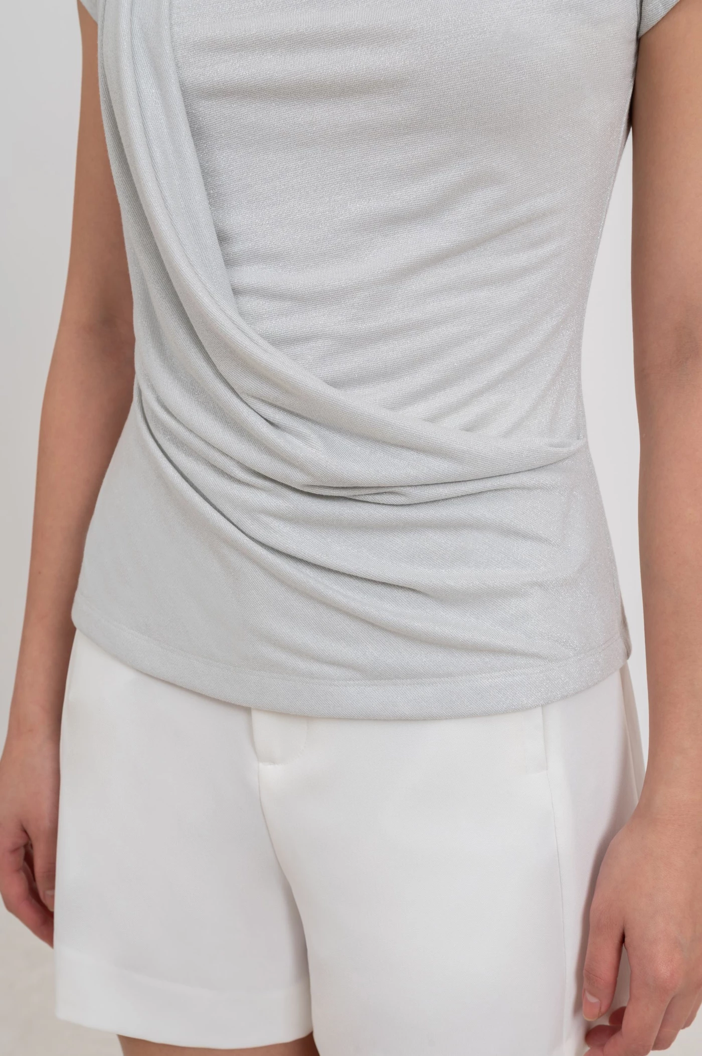 Simple Pleat Tee - Áo thun xếp ly