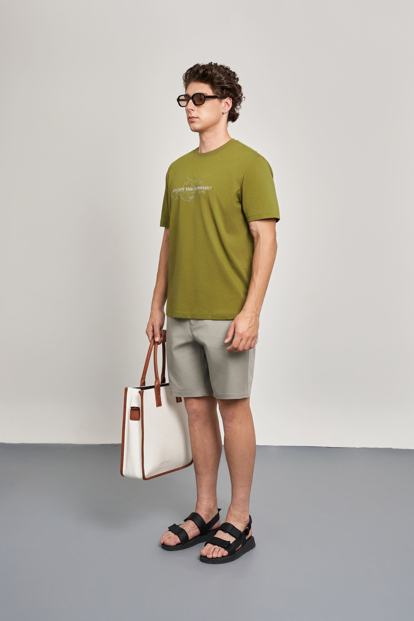 Quần shorts Khaki Slim fit